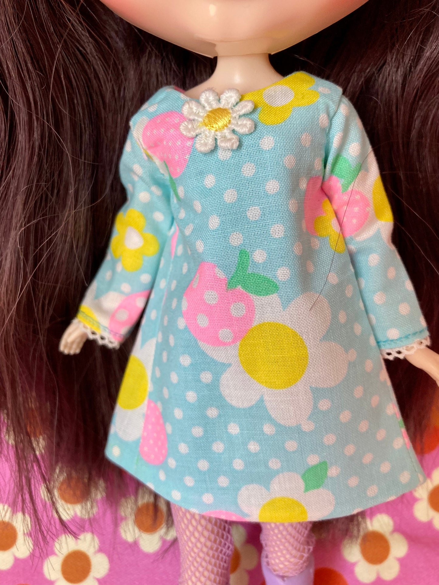 Neon Daisy Mod Shift dress with sleeves