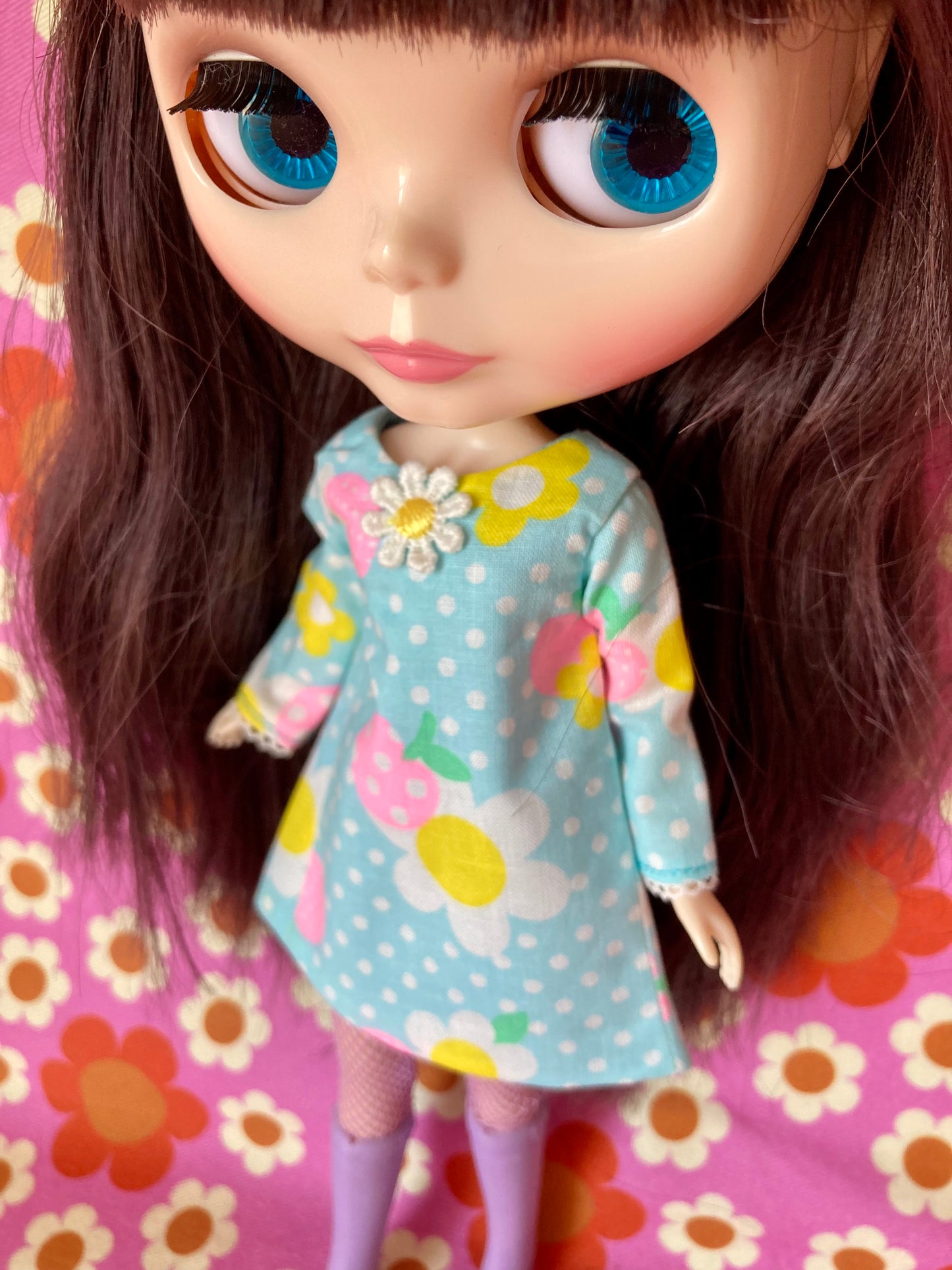 Neon Daisy Mod Shift dress with sleeves