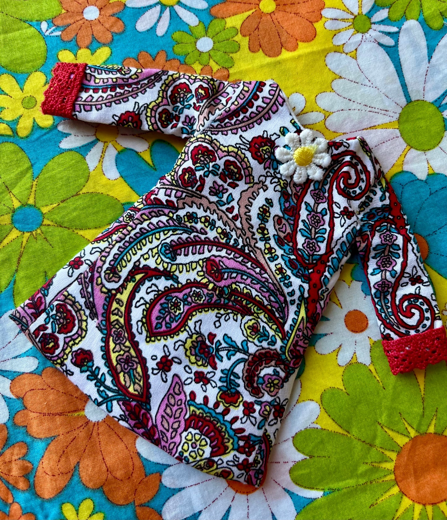 Cilla Mod Paisley Shift dress with sleeves