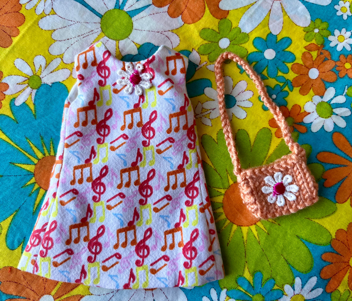 Cilla Mod Sleeveless Shift dress & Bag