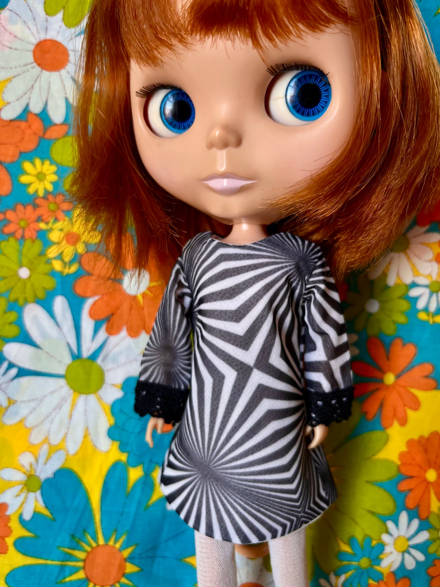 Cilla Mod Op Art Shift dress with sleeves