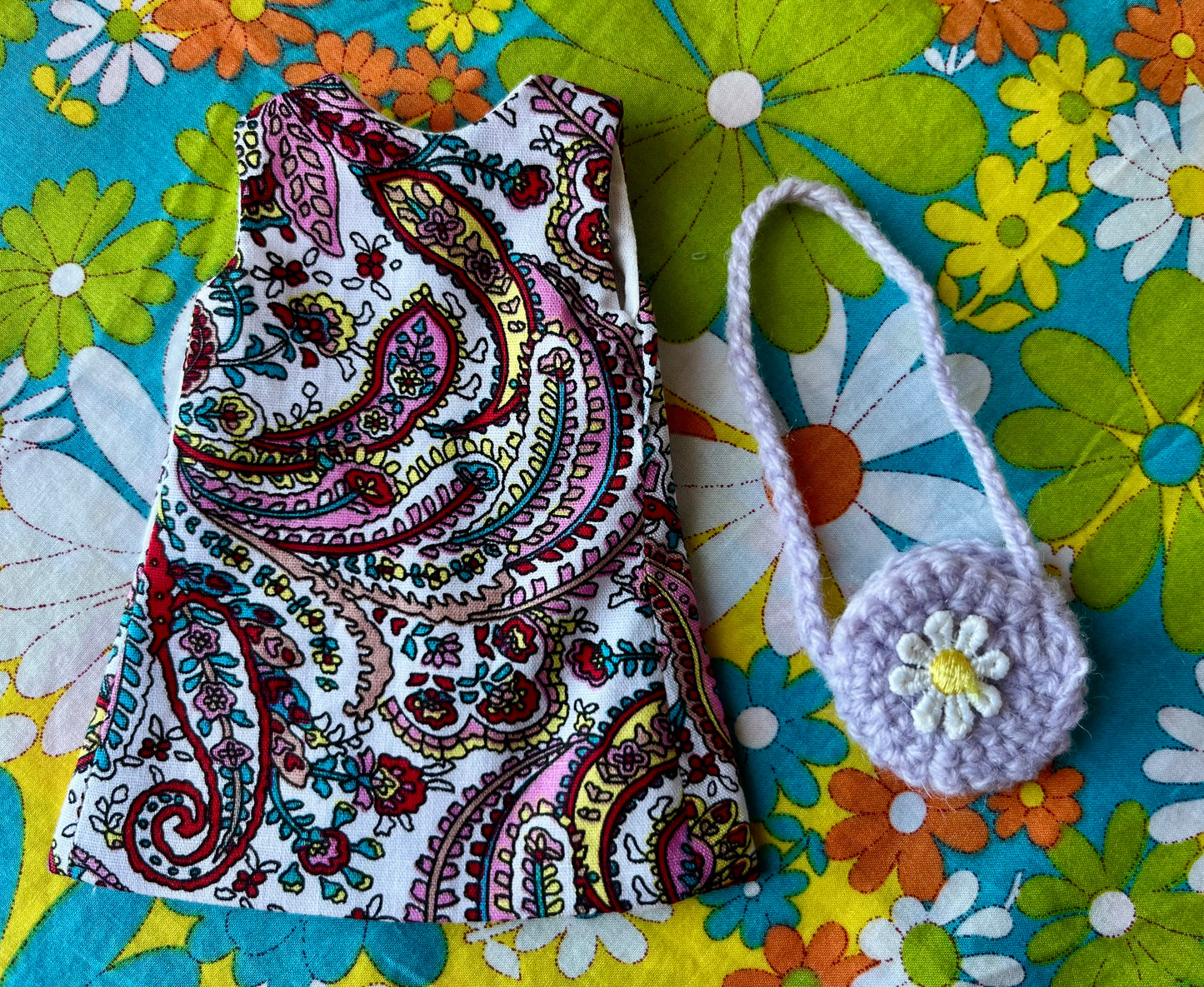 Cilla Mod Sleeveless Shift dress & Bag