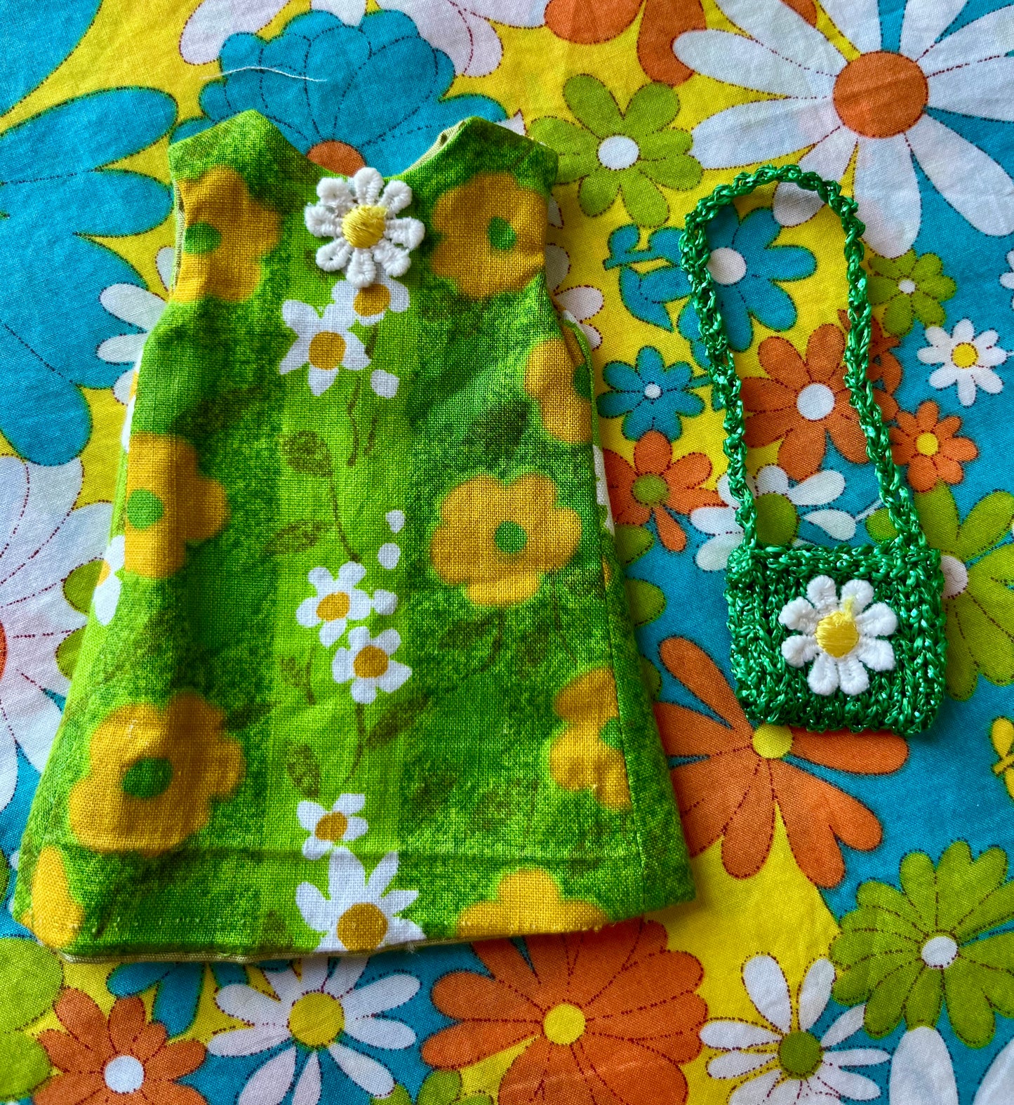 Cilla Mod Sleeveless Shift dress & Bag