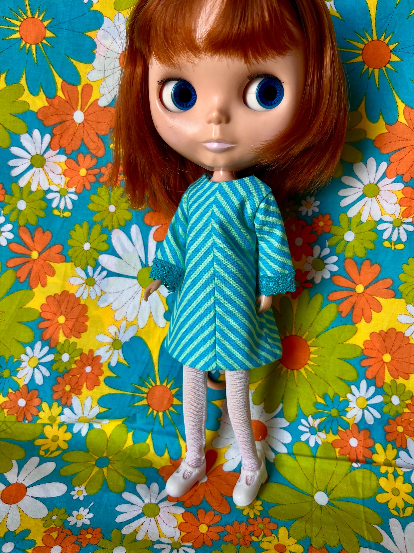 Cilla Mod Chevron Shift dress with sleeves