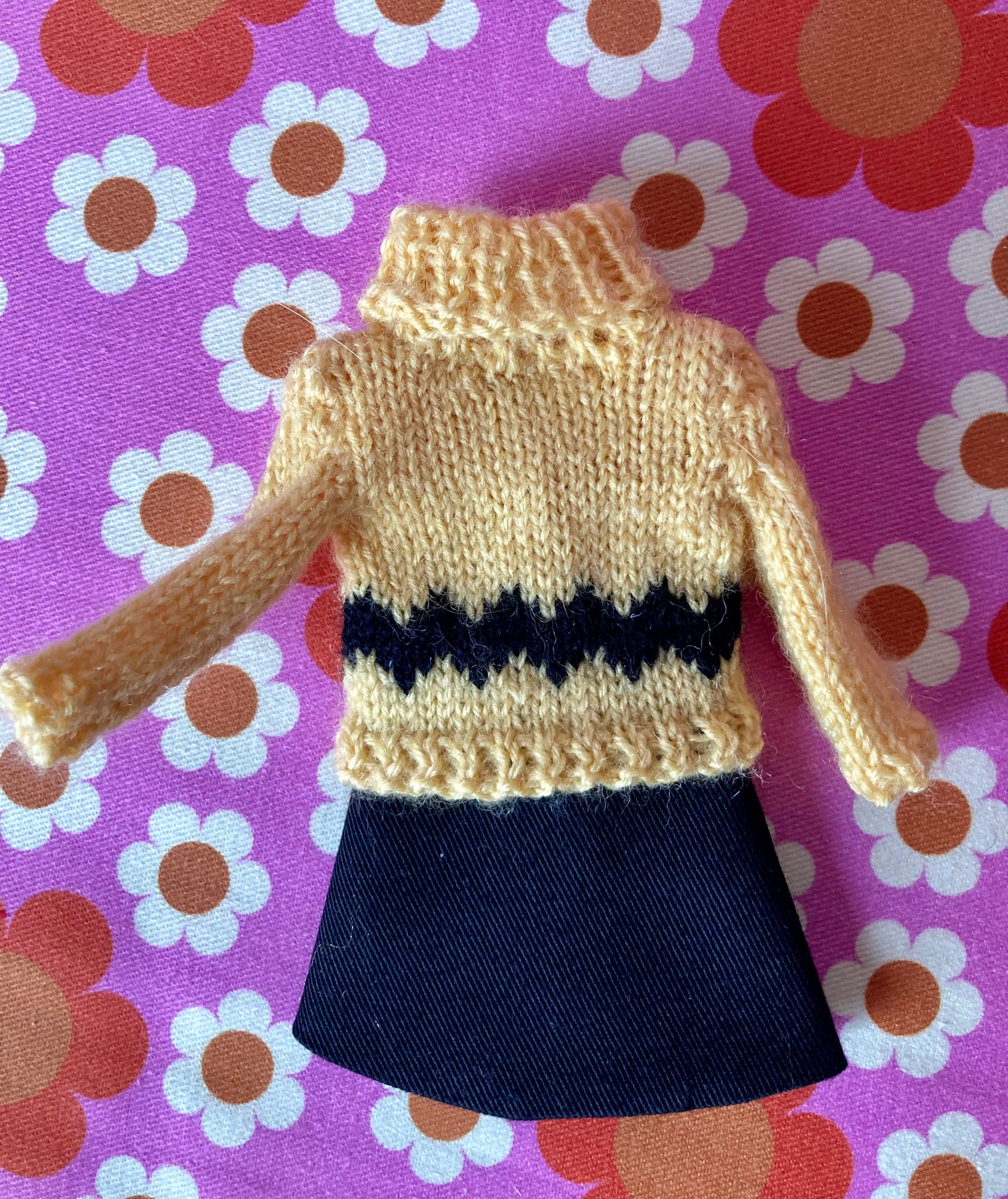 Snoopy Charlie Brown Sweater & Skirt set
