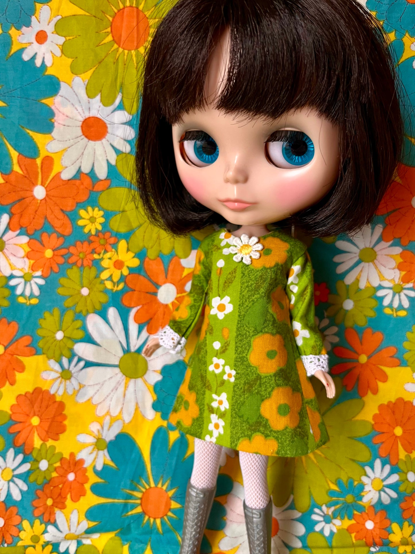 Cilla Mod Vintage Shift dress with sleeves