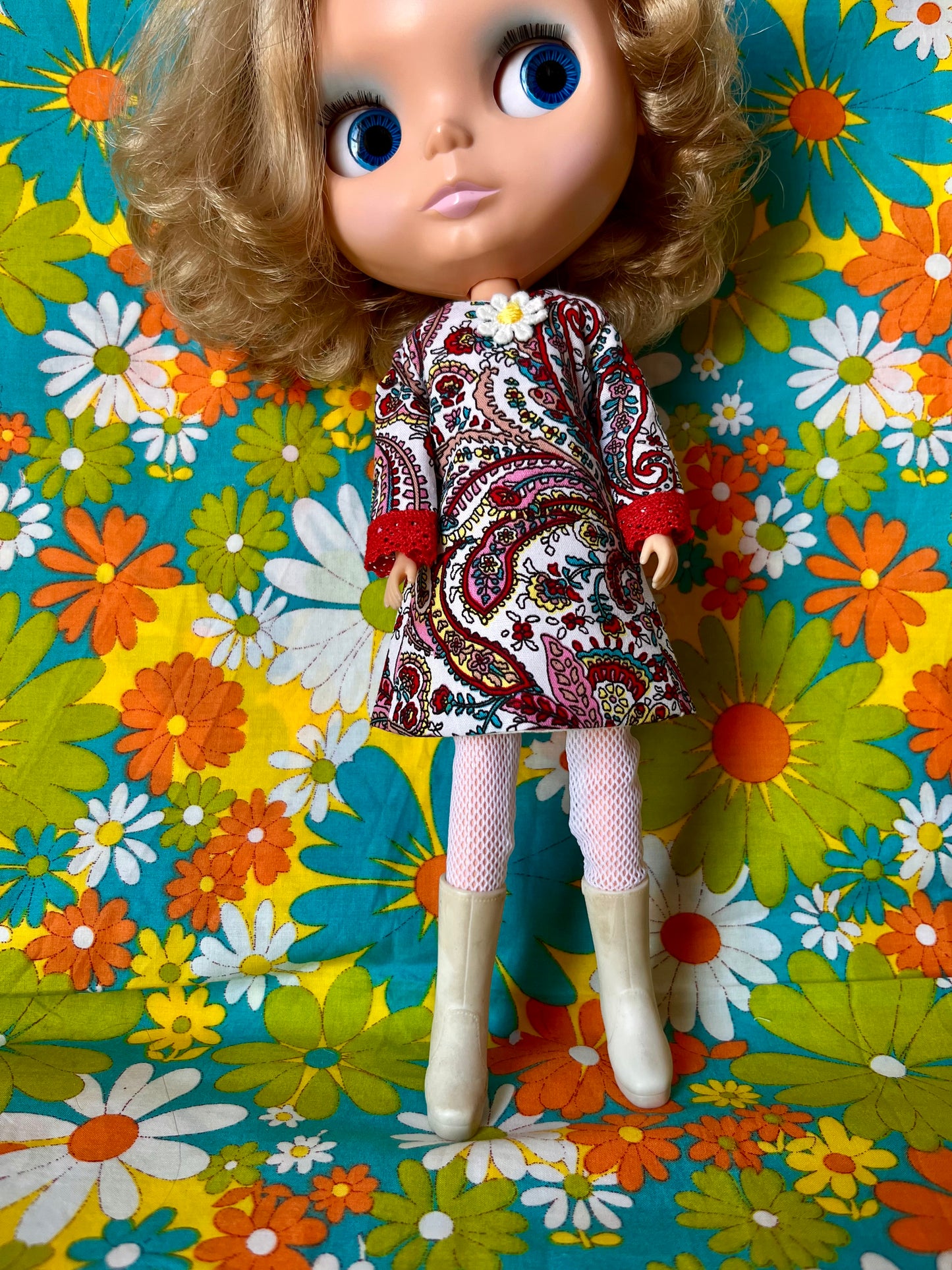 Cilla Mod Paisley Shift dress with sleeves