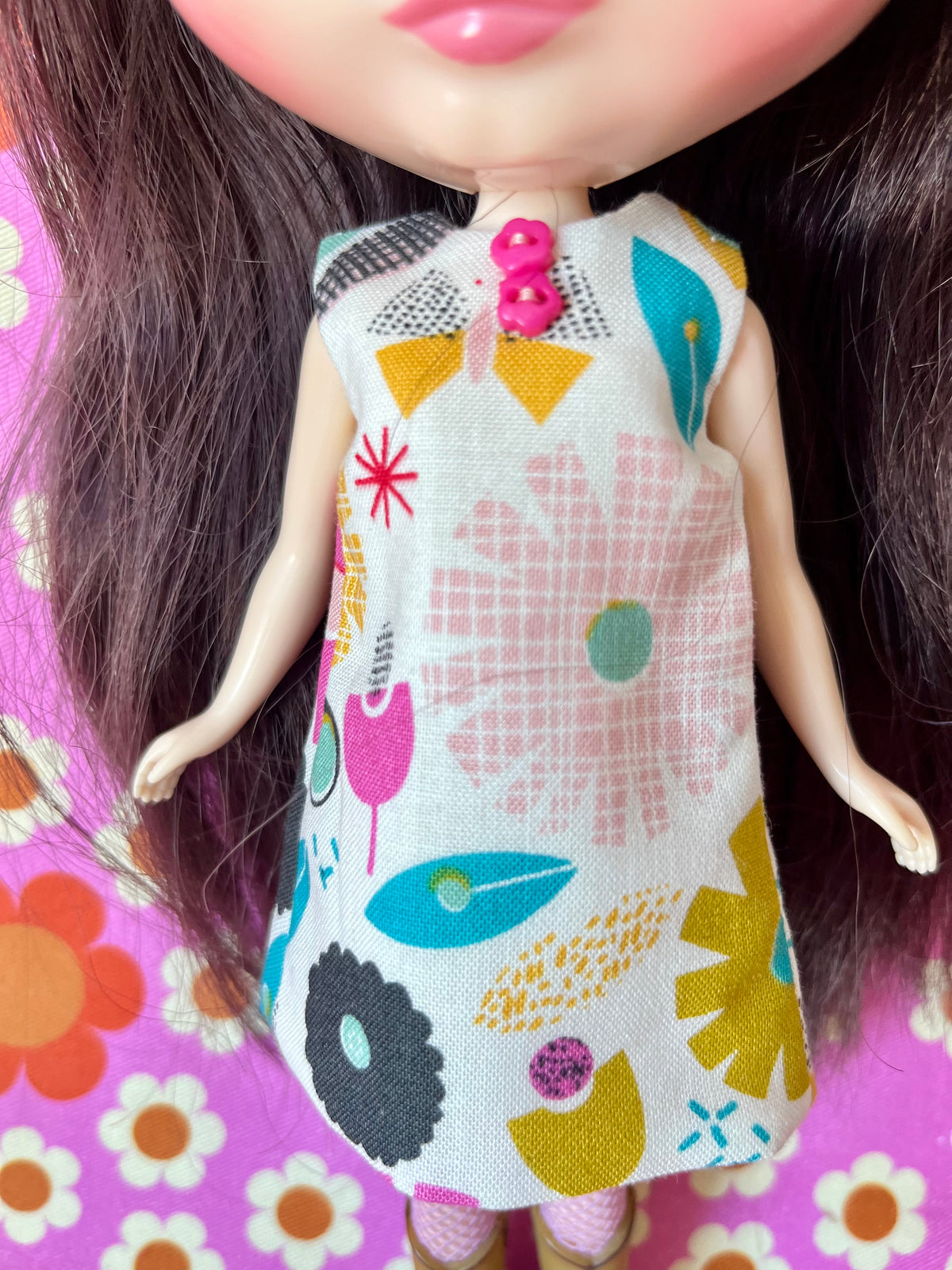 Fifties Floral Print Mod Cilla Shift dress