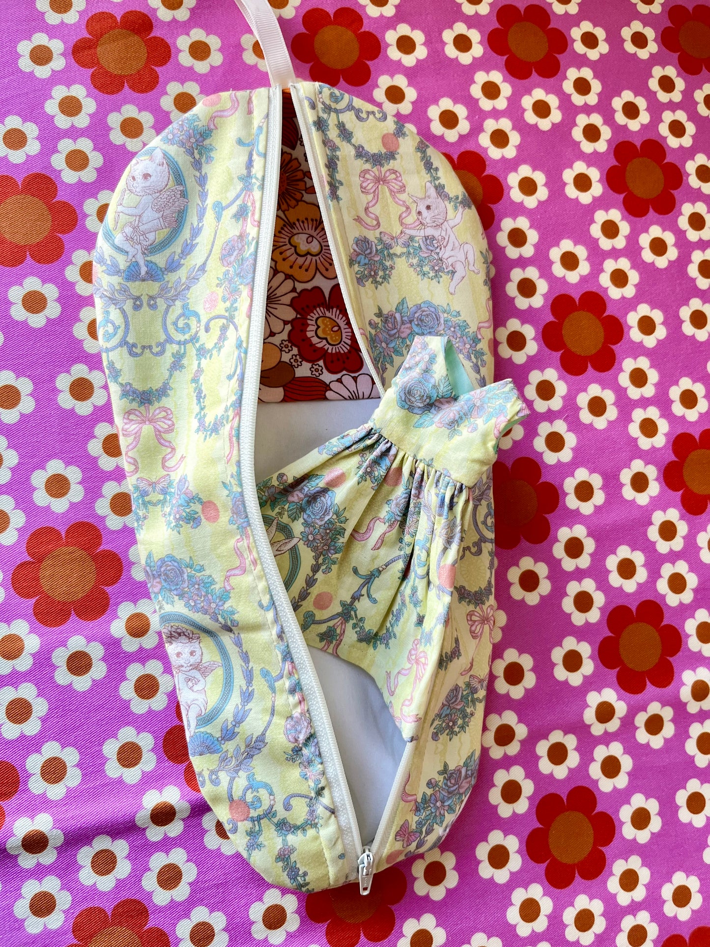 Joli Fleur Bunny & Matching Carry Case for Neo-Blythe size Doll
