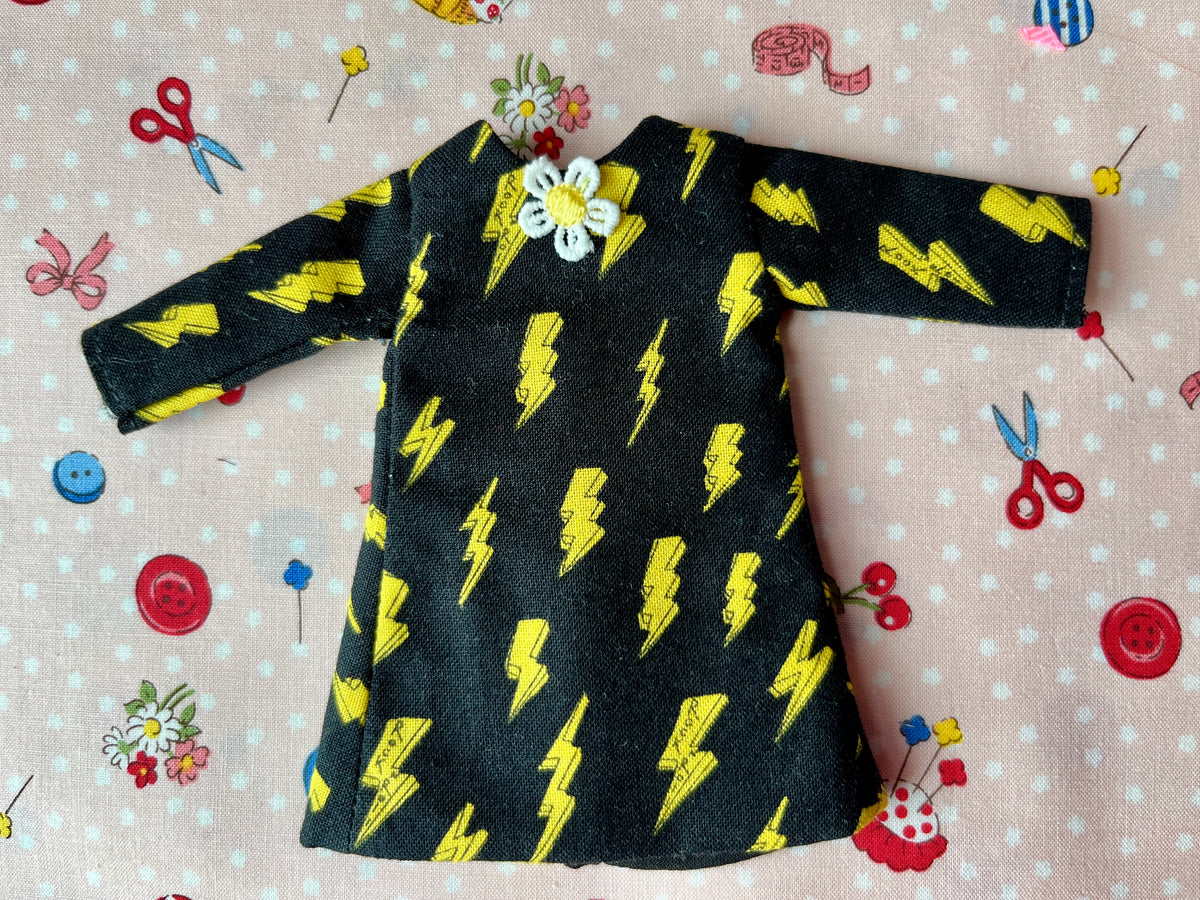 Lightning Print Mod Cilla Shift dress with Sleeves