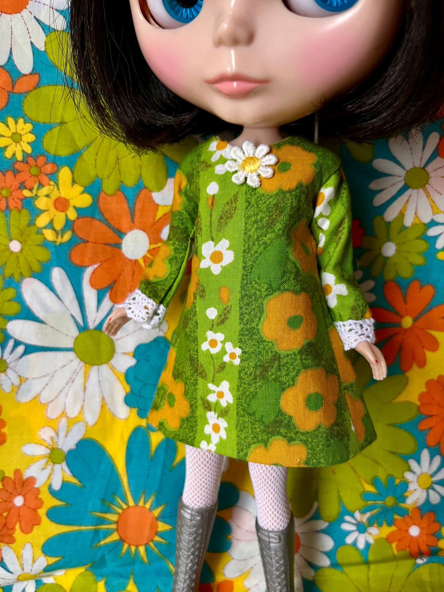 Cilla Mod Vintage Shift dress with sleeves