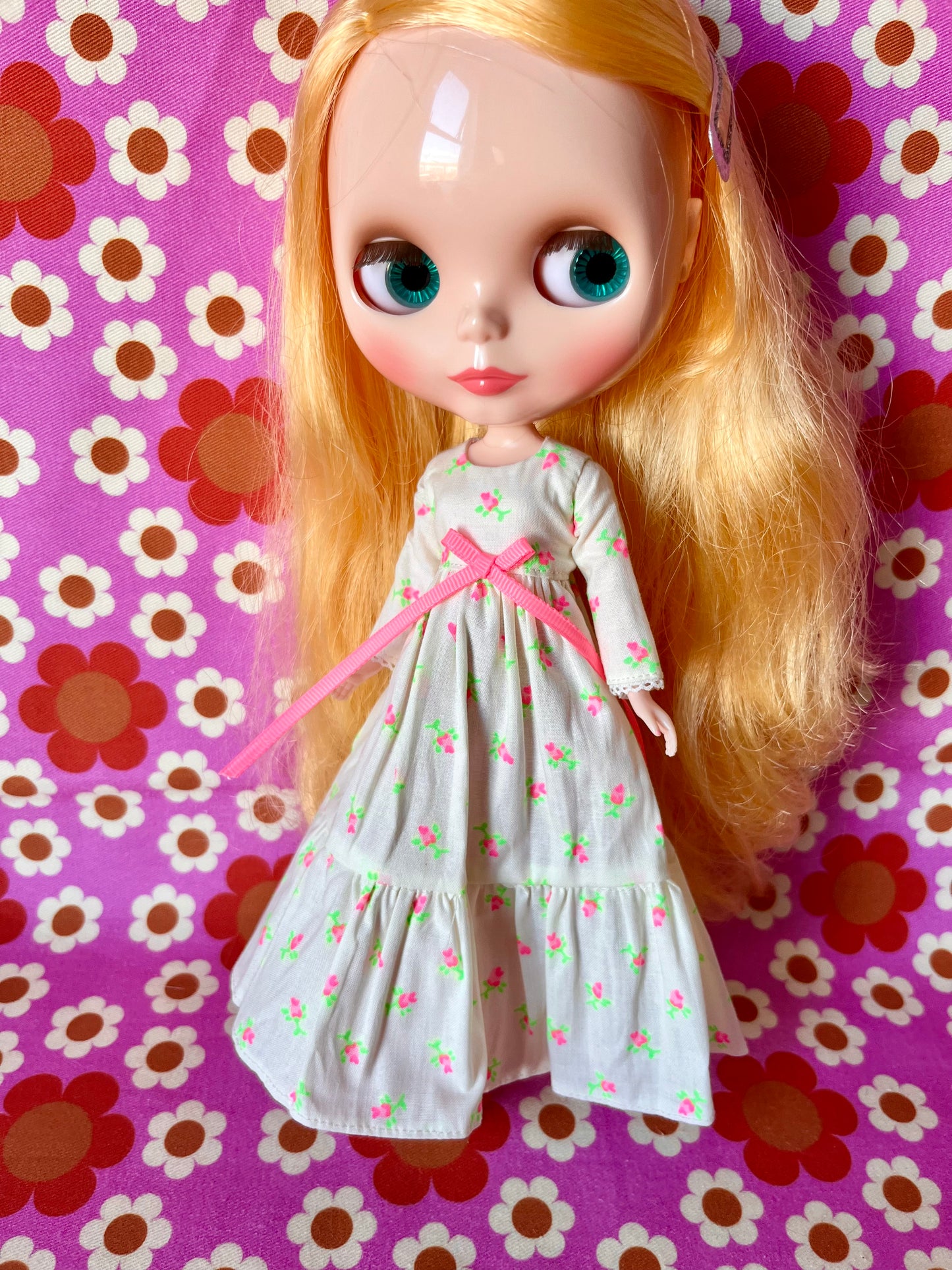 White Long Neon Rosebud Print Dress for Blythe Doll