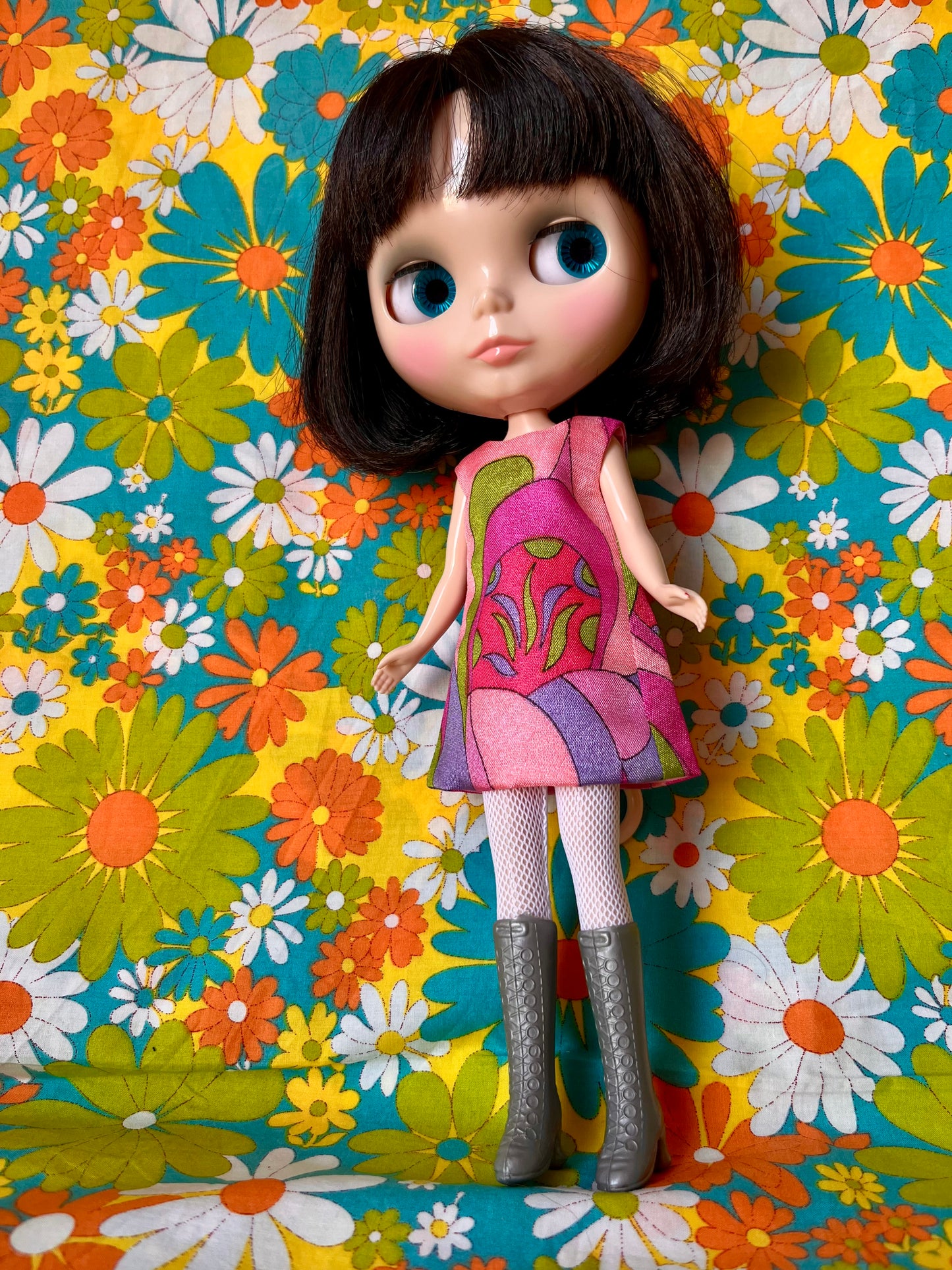 Cilla Mod Sleeveless Shift dress & Bag