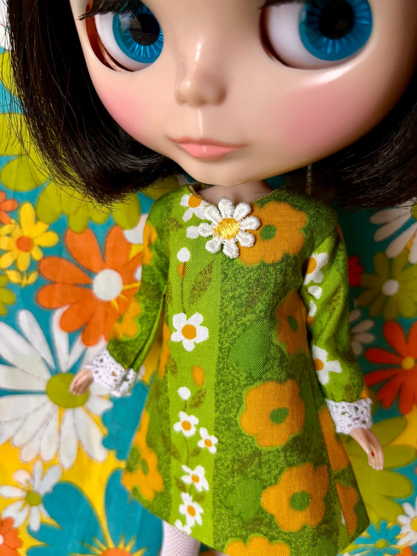 Cilla Mod Vintage Shift dress with sleeves