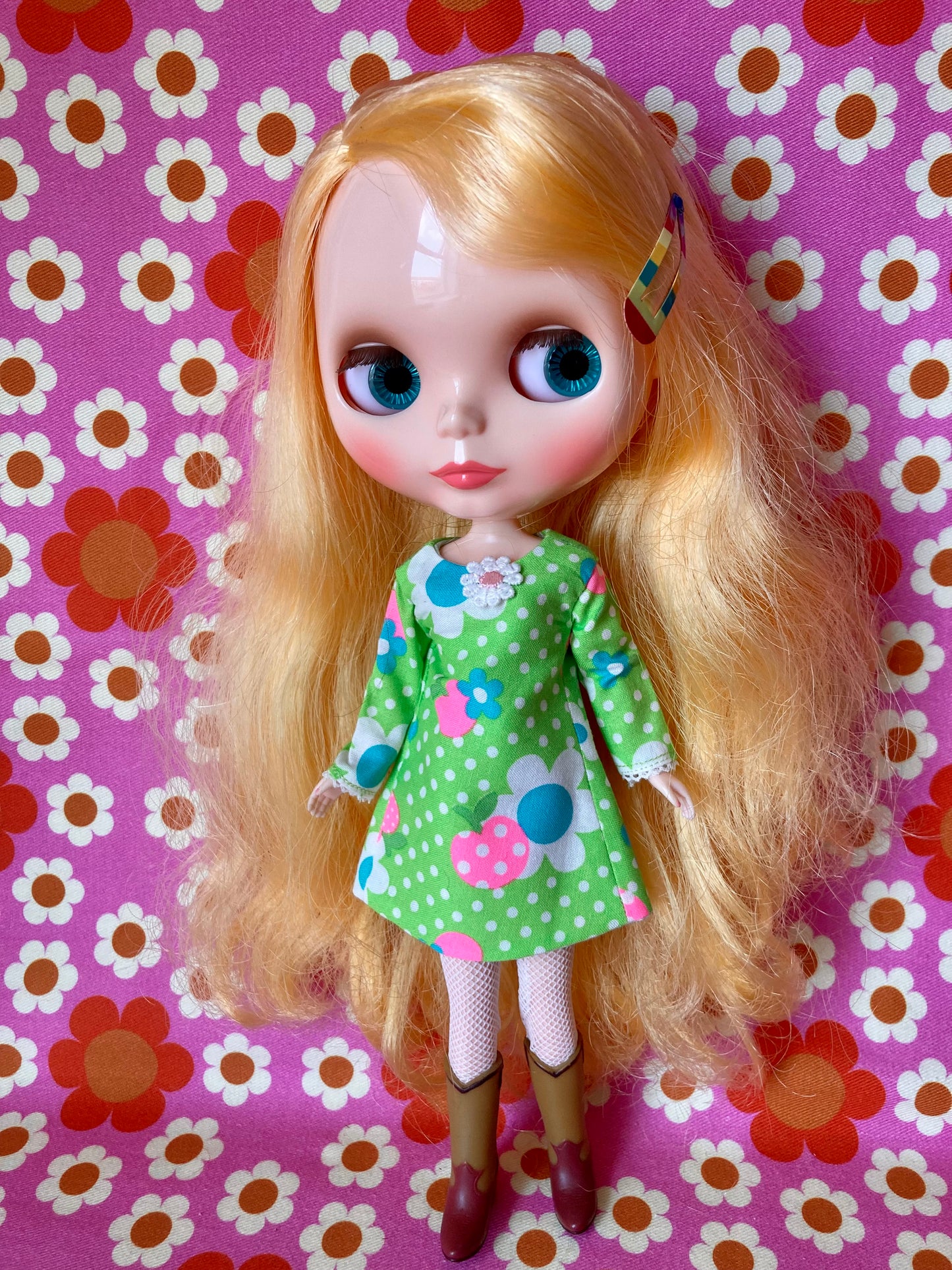 Neon Daisy Mod Shift dress with sleeves