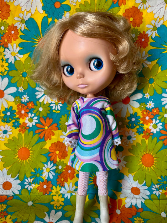 Cilla Mod Pucci Shift dress with sleeves