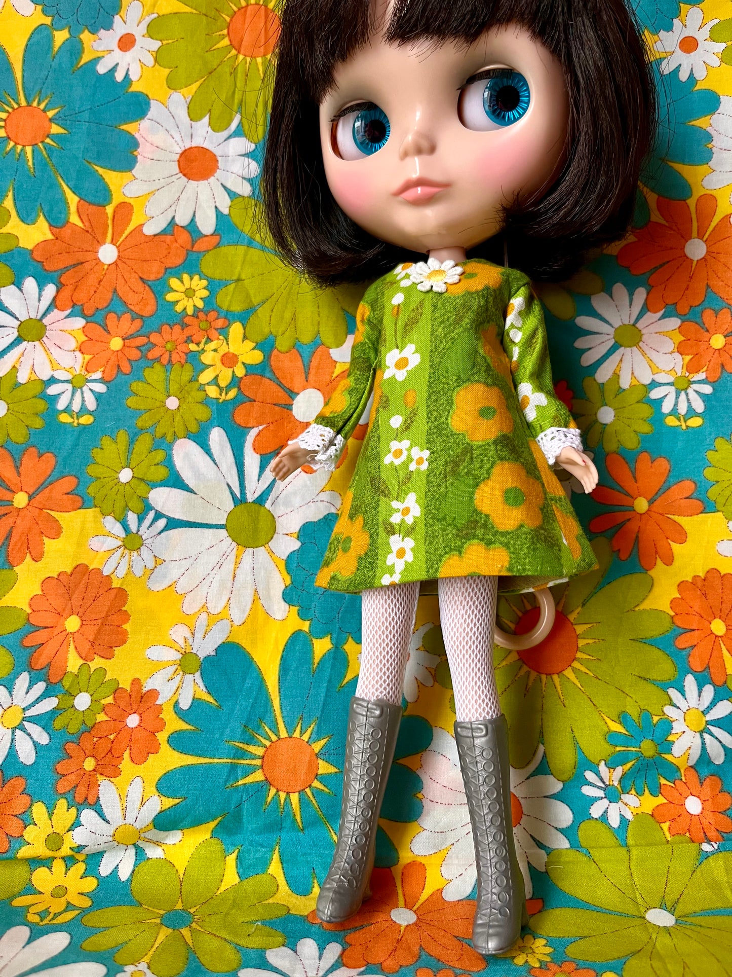 Cilla Mod Vintage Shift dress with sleeves