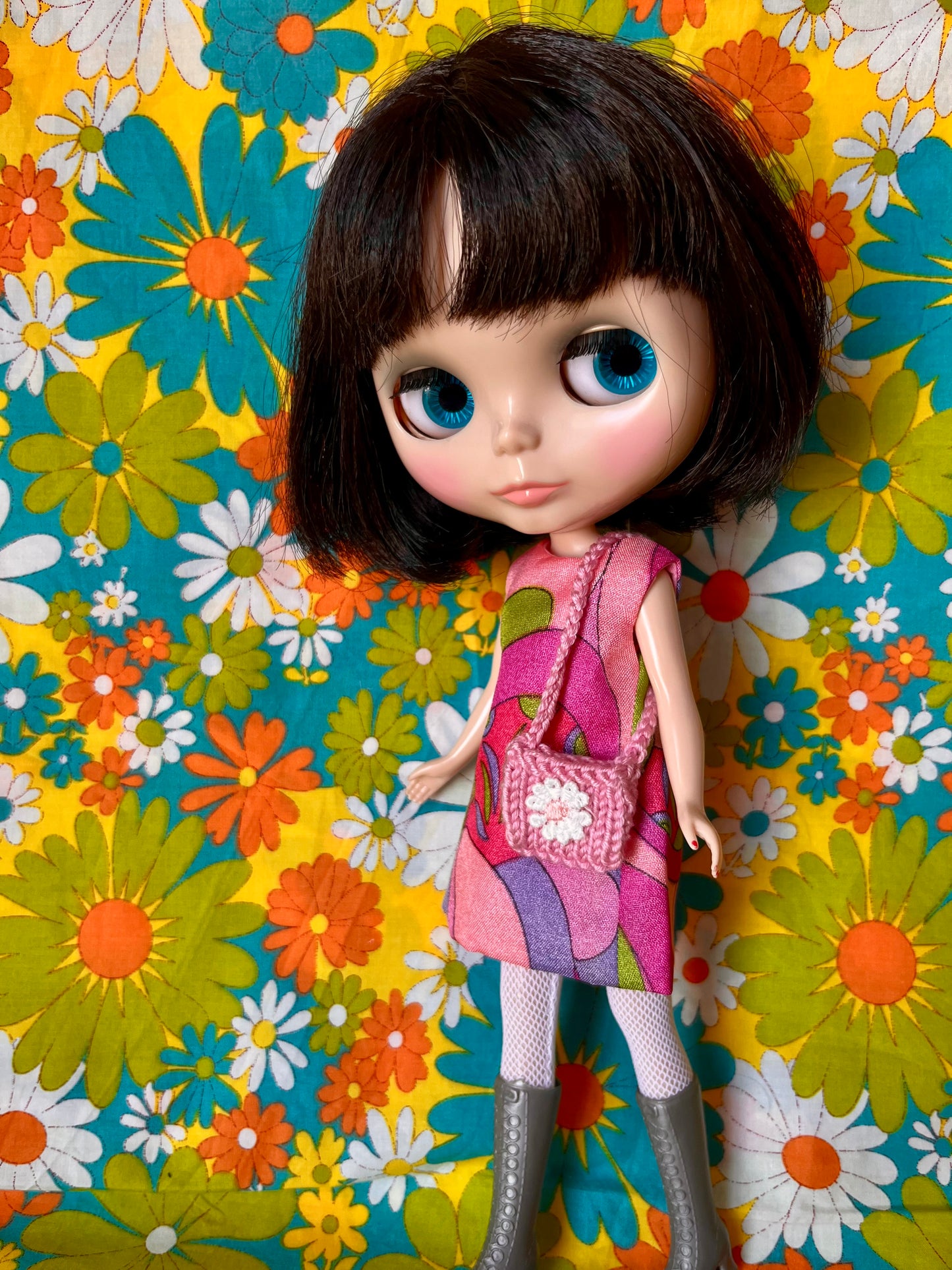 Cilla Mod Sleeveless Shift dress & Bag