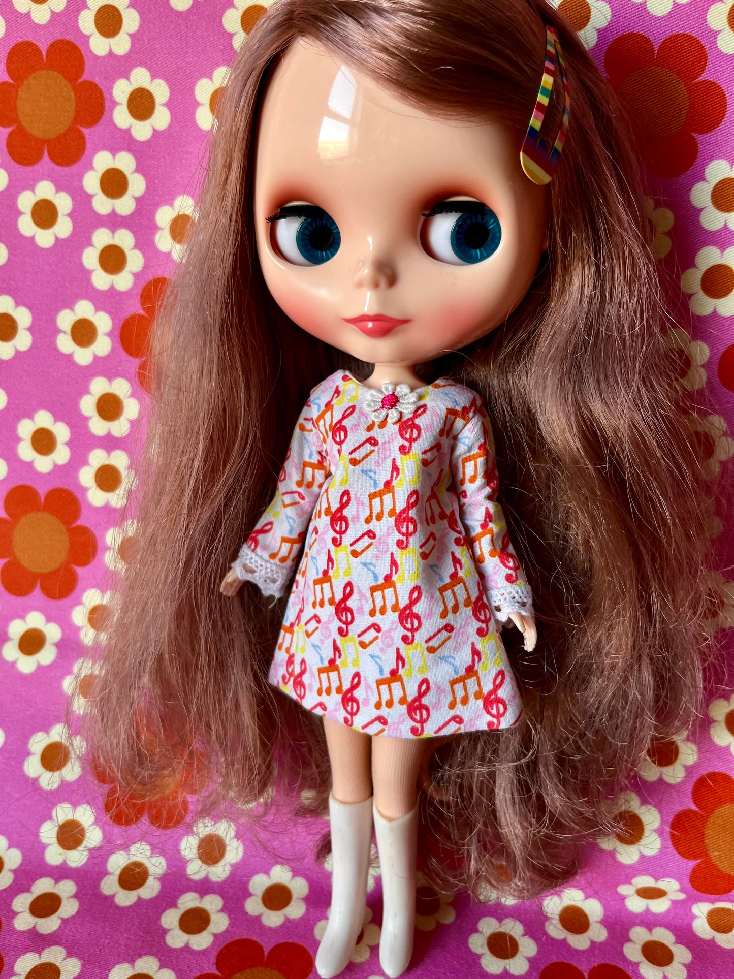 Cilla Mod Music Shift dress with sleeves