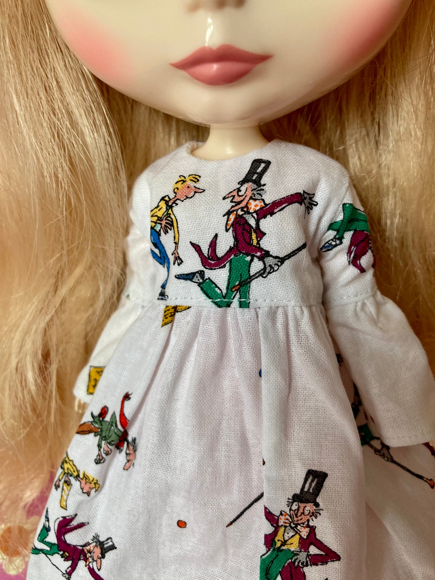 Charlie Chocolate Factory Long Frill Sleeve  dress for Blythe Doll