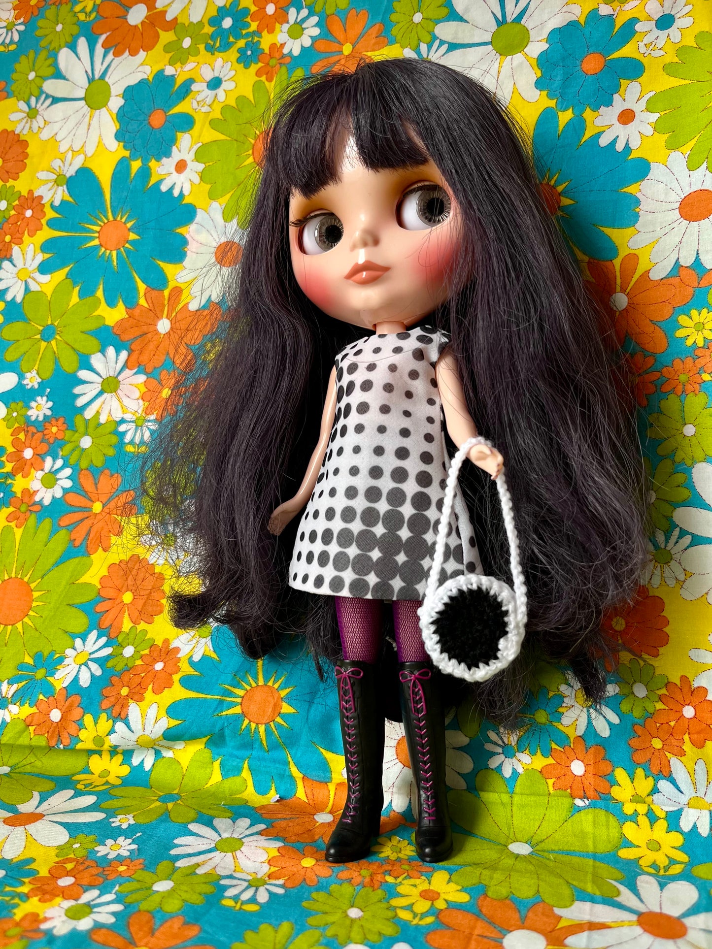 Cilla Mod Op Art Sleeveless Shift dress & Bag