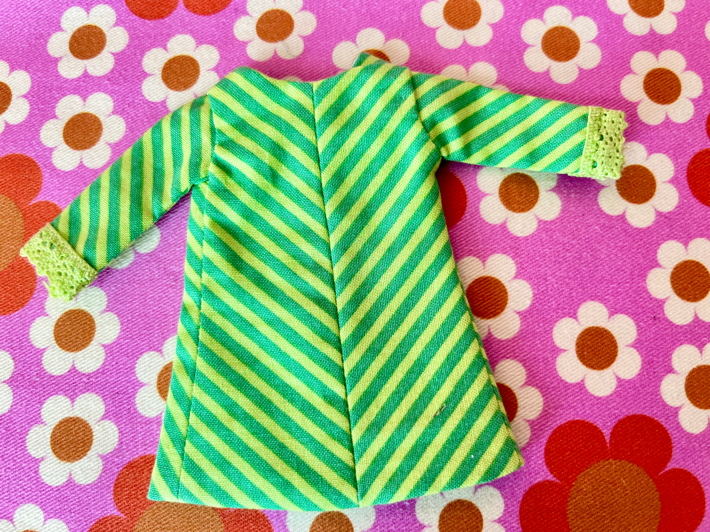 Cilla Mod Chevron Shift dress with sleeves