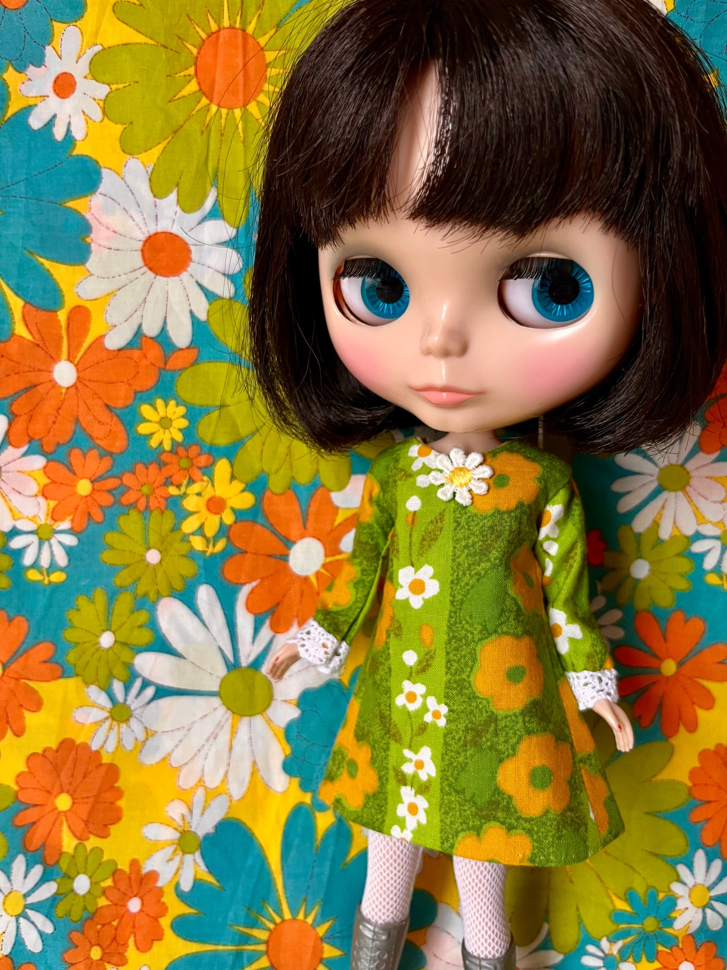 Cilla Mod Vintage Shift dress with sleeves