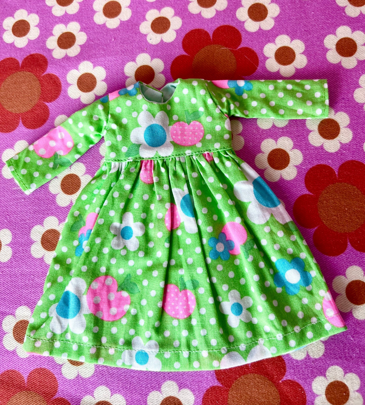 Green Daisy Long Sleeve Dress for Blythe Doll