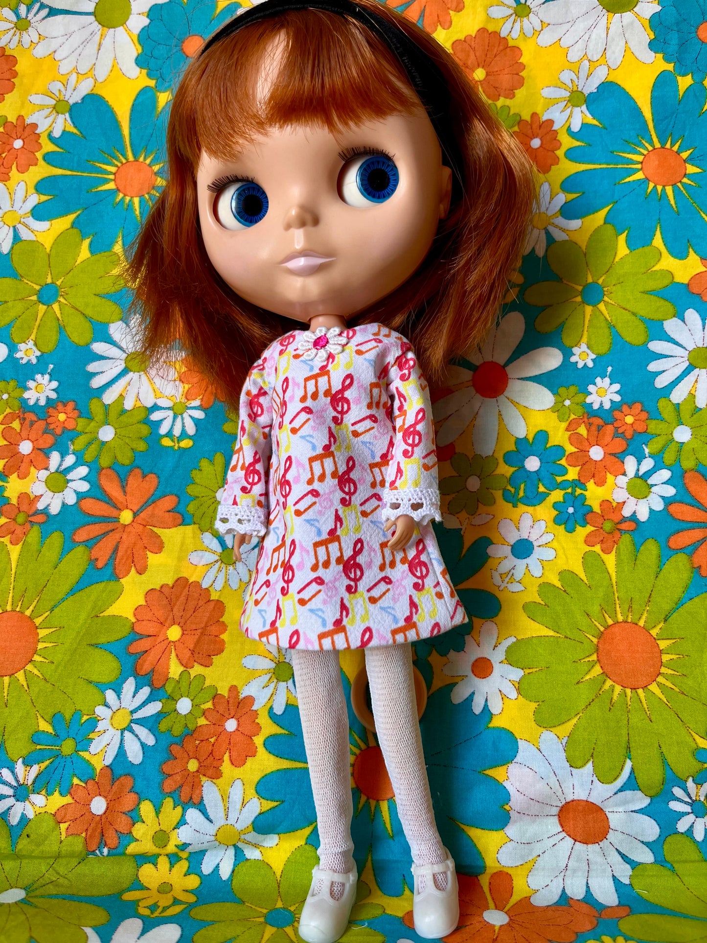 Cilla Mod Music Shift dress with sleeves