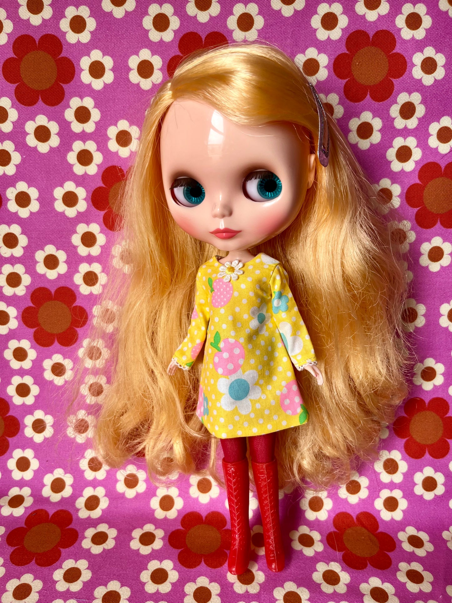 Yellow Neon Daisy Mod Shift dress with sleeves