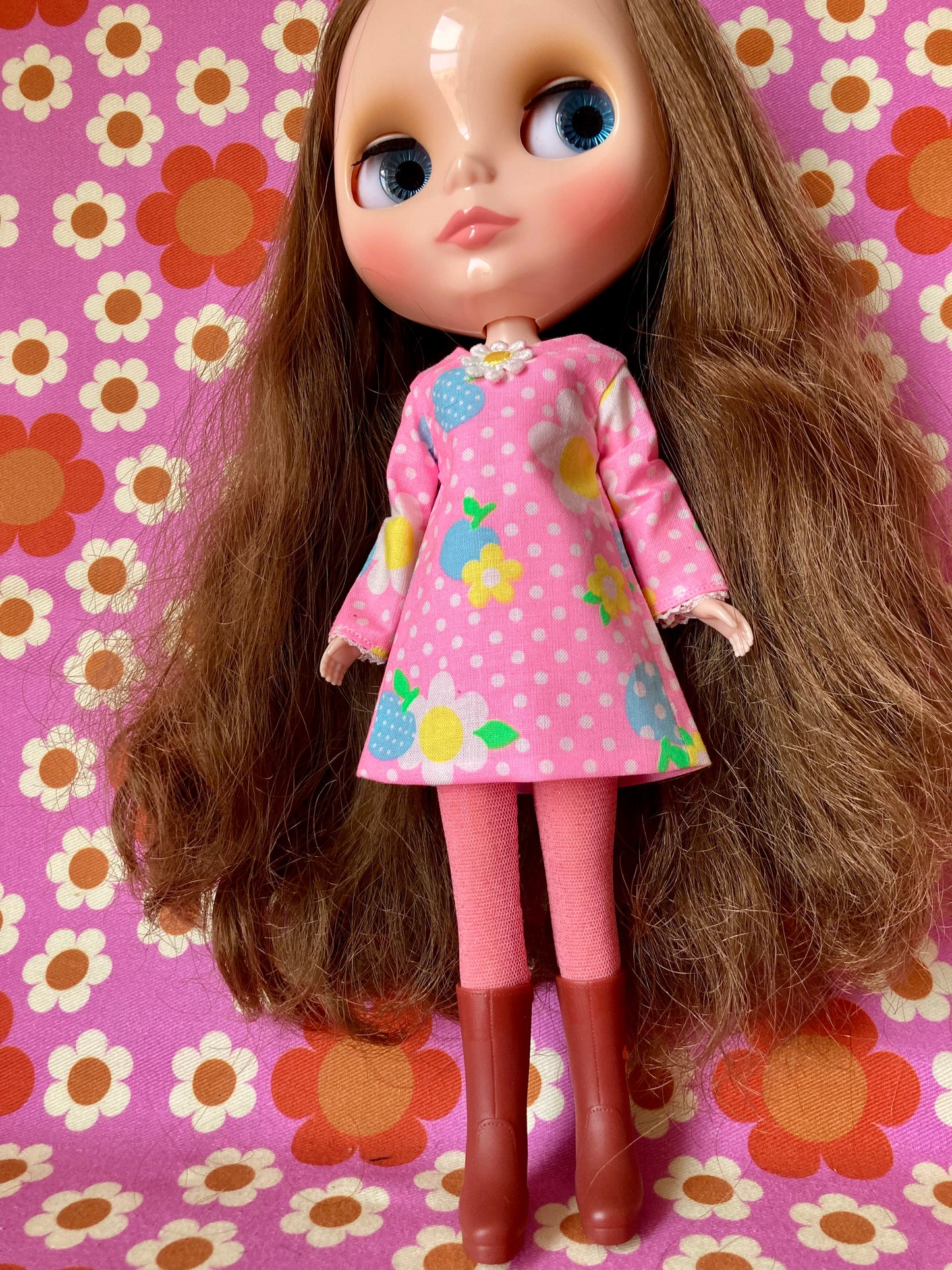 Neon Daisy Mod Shift dress with sleeves