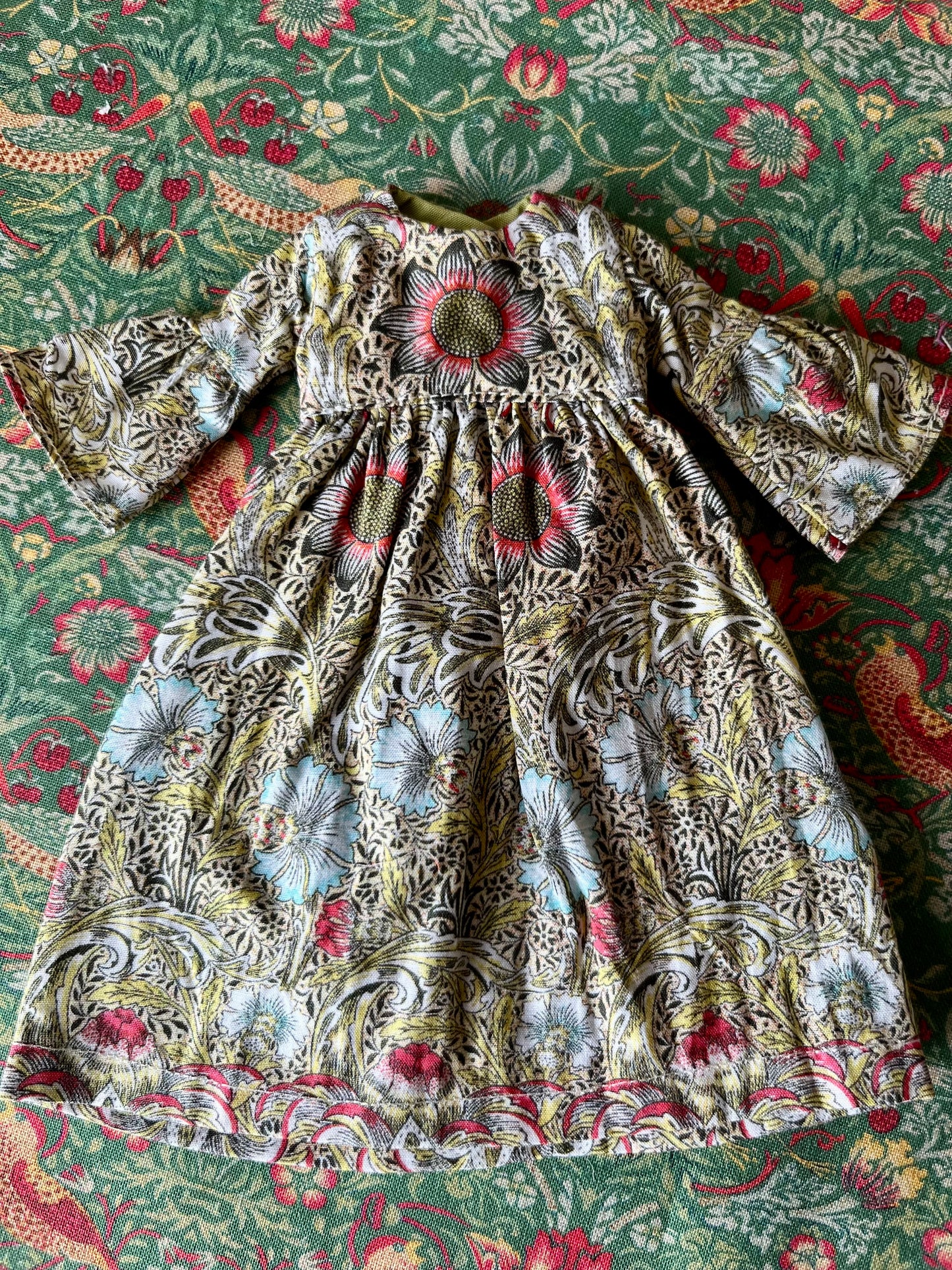 William Morris Frill Sleeve Long Dress for Blythe Doll