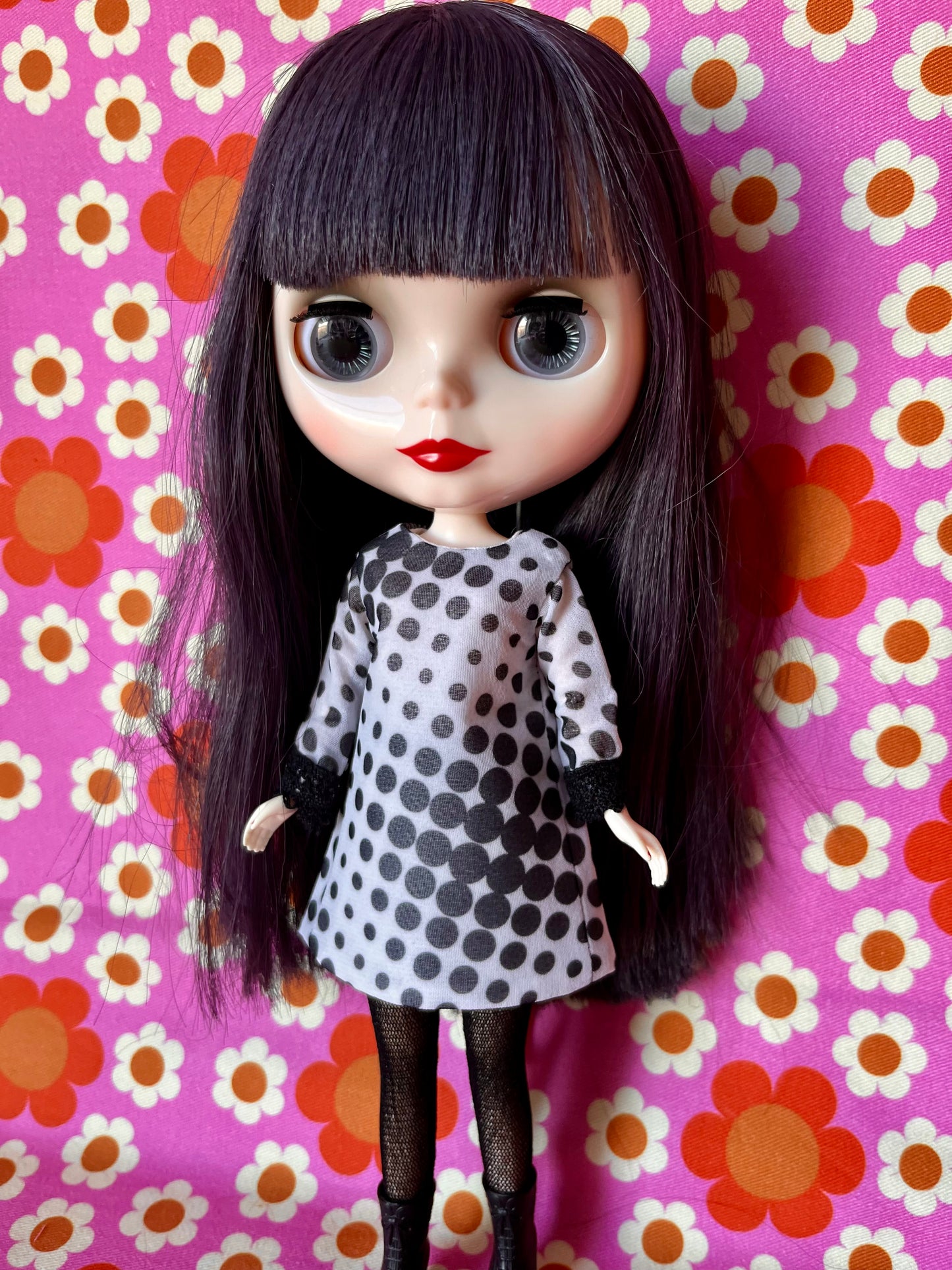 Cilla Mod Op Art Shift dress with sleeves