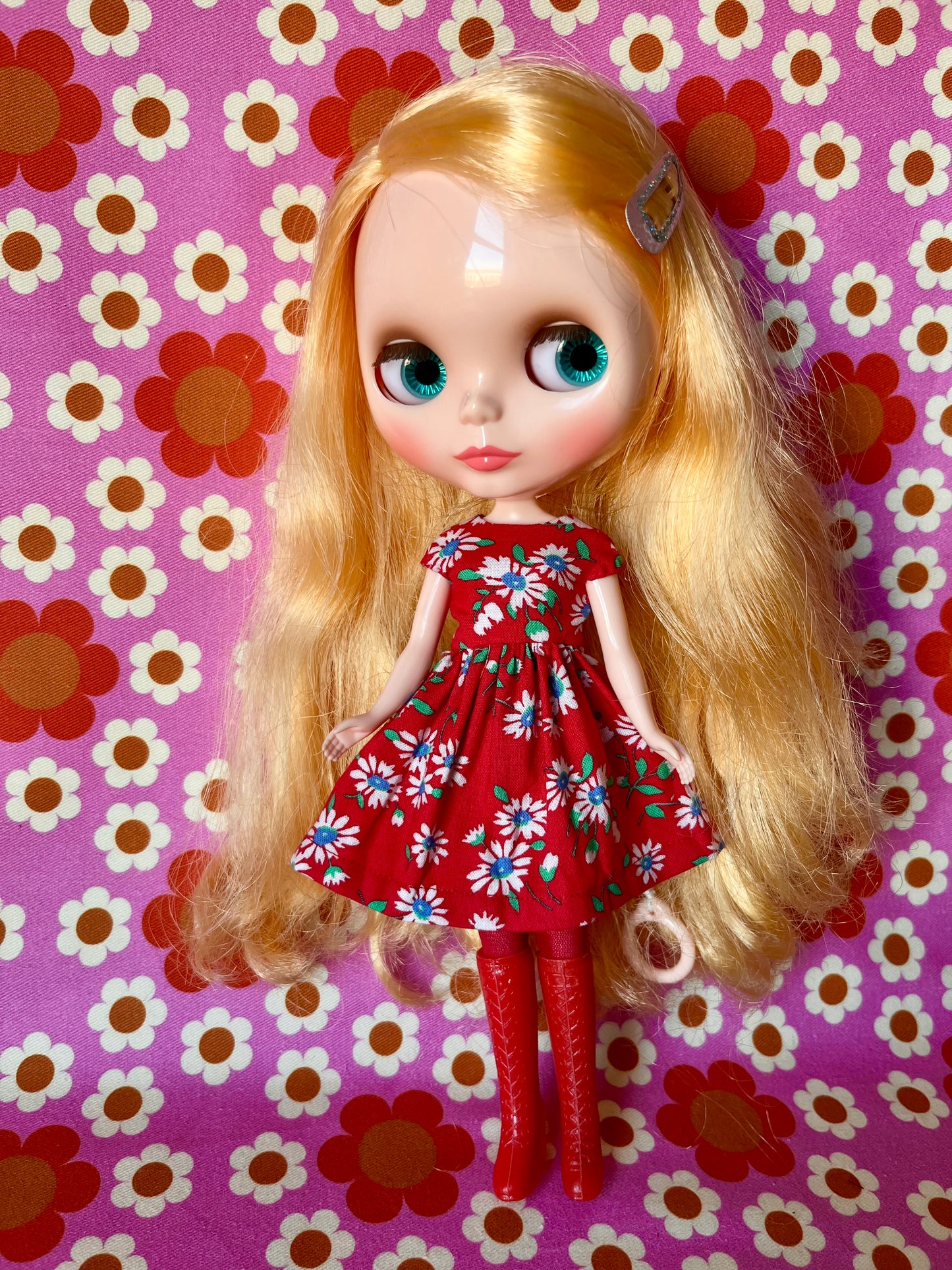 Red Daisy Valentine Cap Sleeve Dress for Blythe Doll