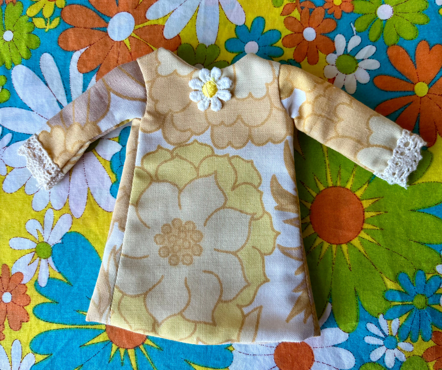 Cilla Mod Vintage Fabric Shift dress with sleeves