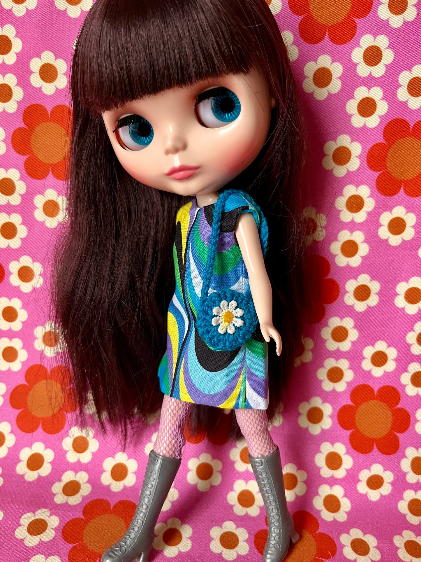 Cilla Mod Sleeveless Shift dress & Bag