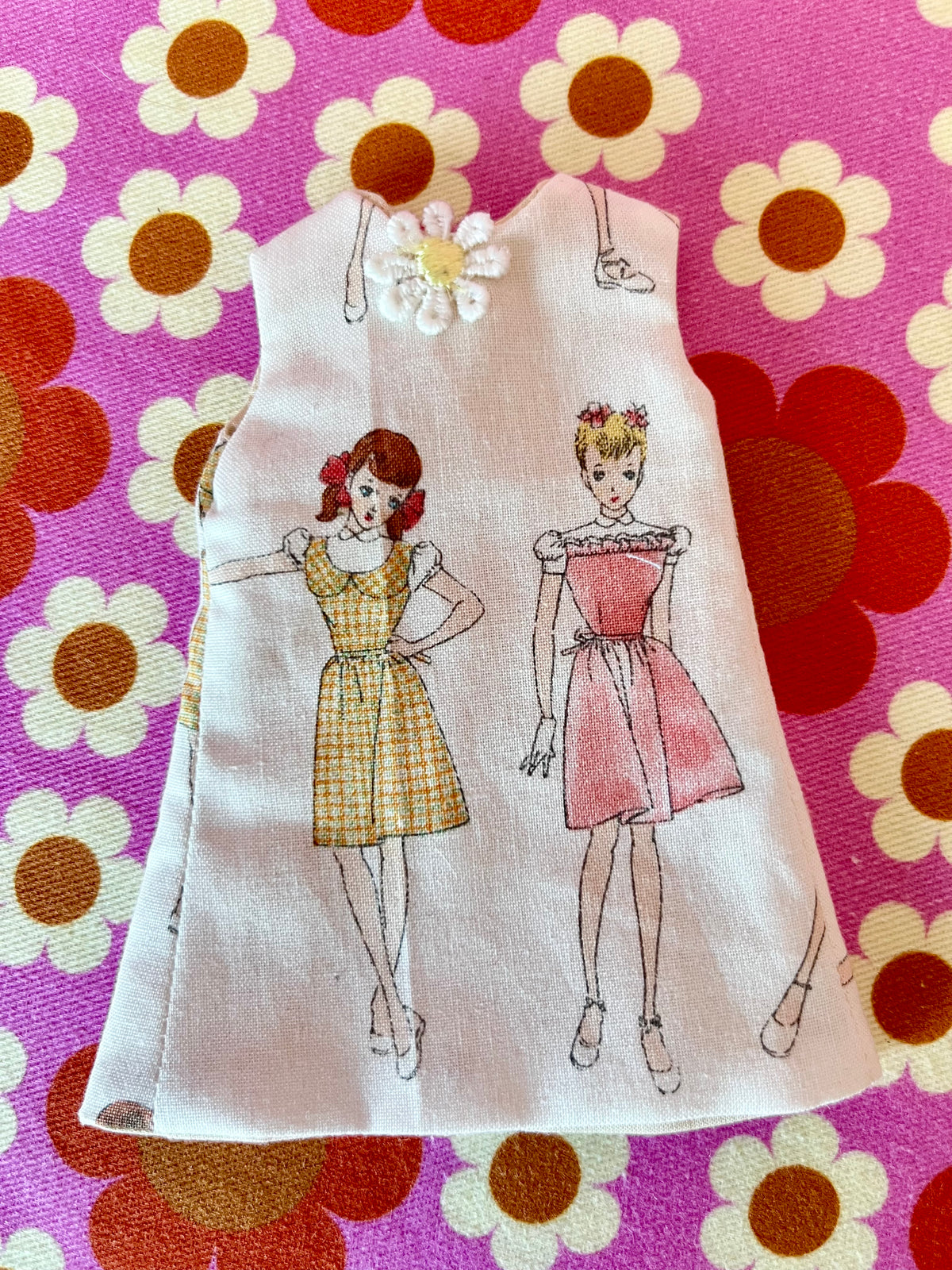 Fashion Illustration Mod Cilla Shift dress