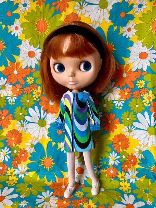 Cilla Mod Pucci Shift dress with sleeves