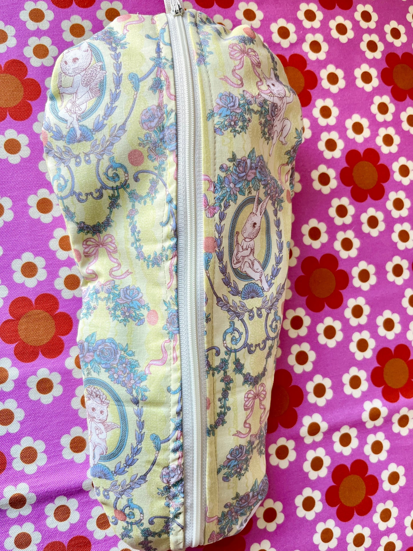 Joli Fleur Bunny & Matching Carry Case for Neo-Blythe size Doll