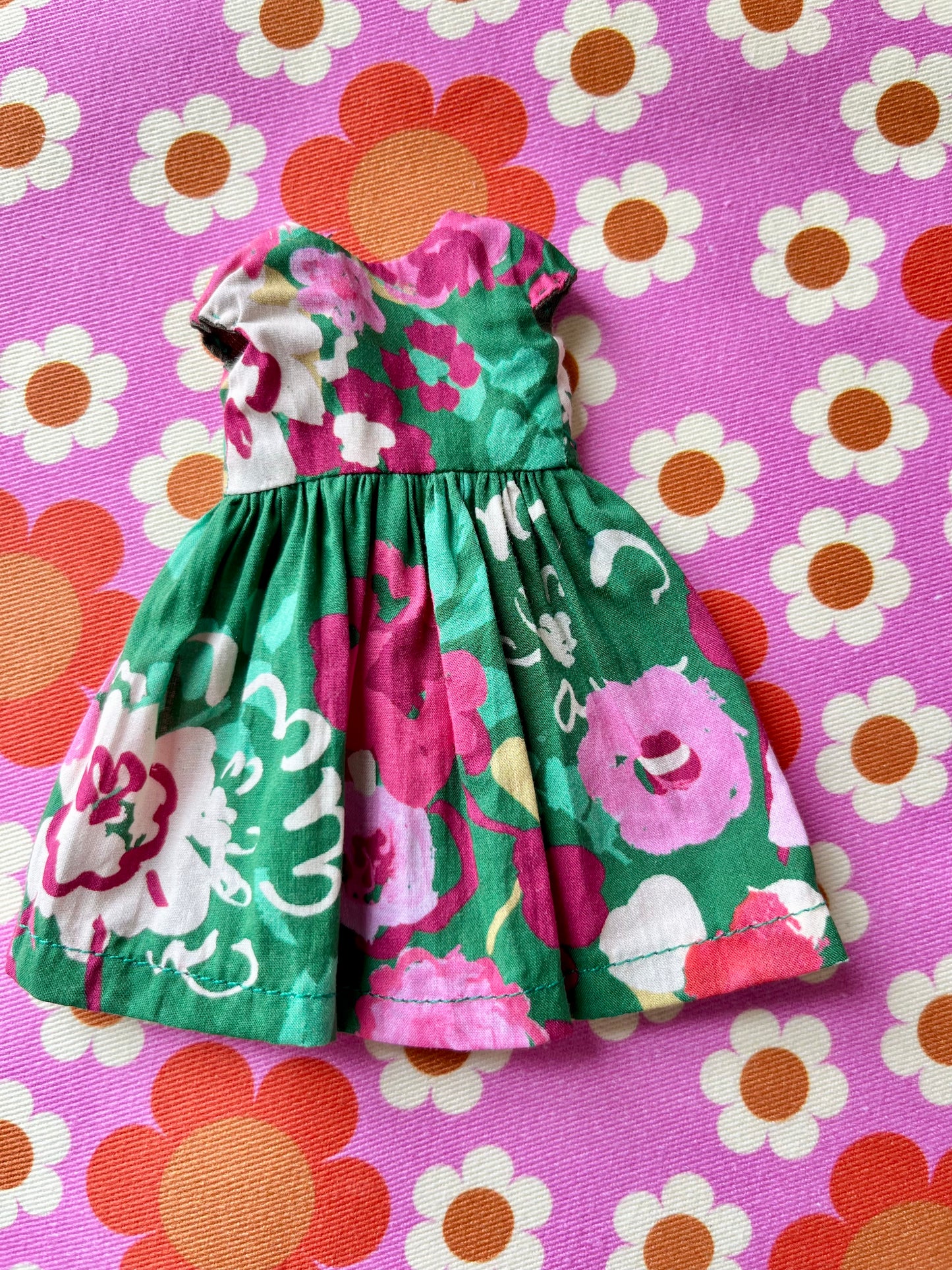 Green Garden Lawn. Summer Cap Sleeve Dress for Blythe Doll