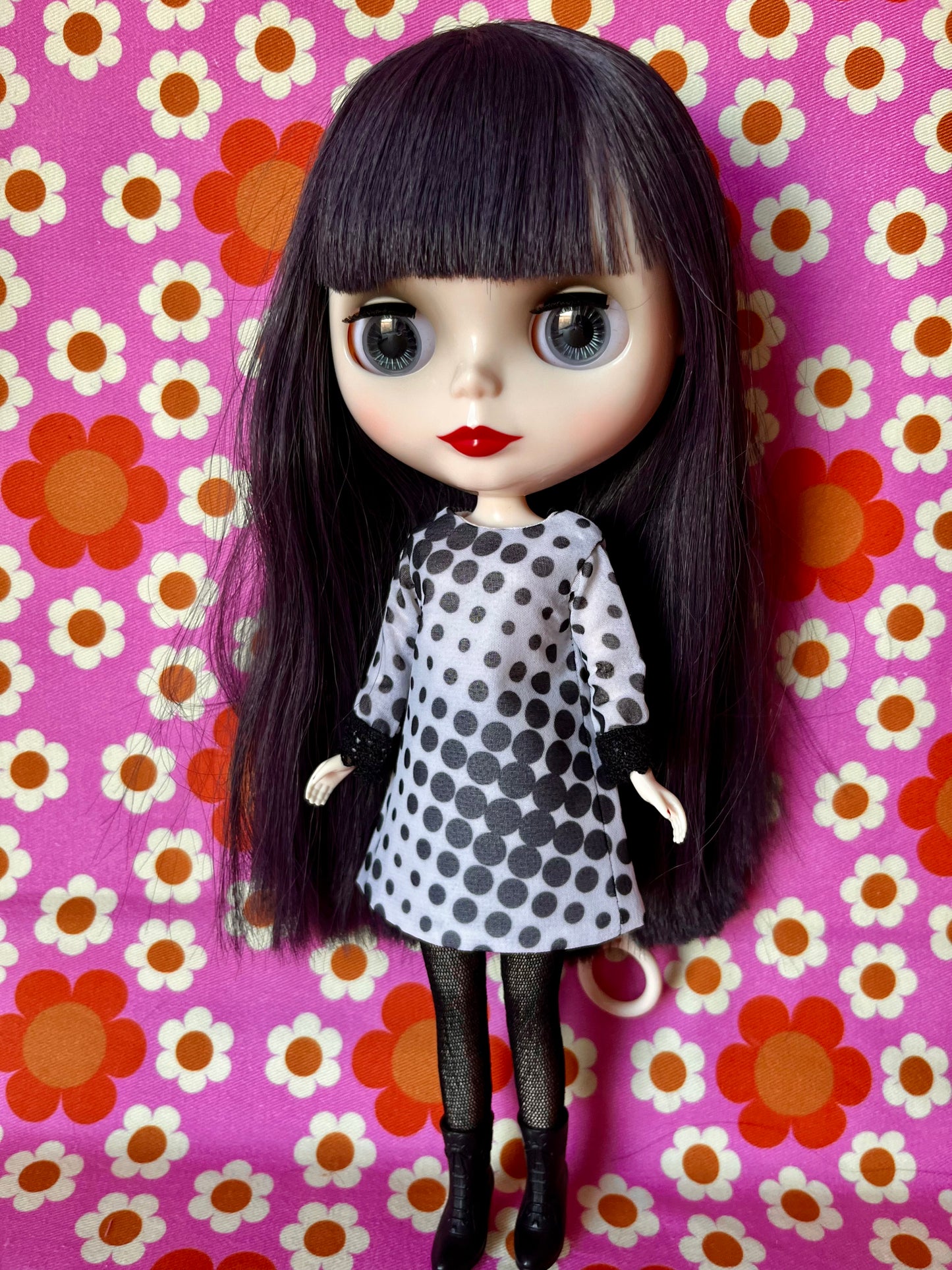 Cilla Mod Op Art Shift dress with sleeves