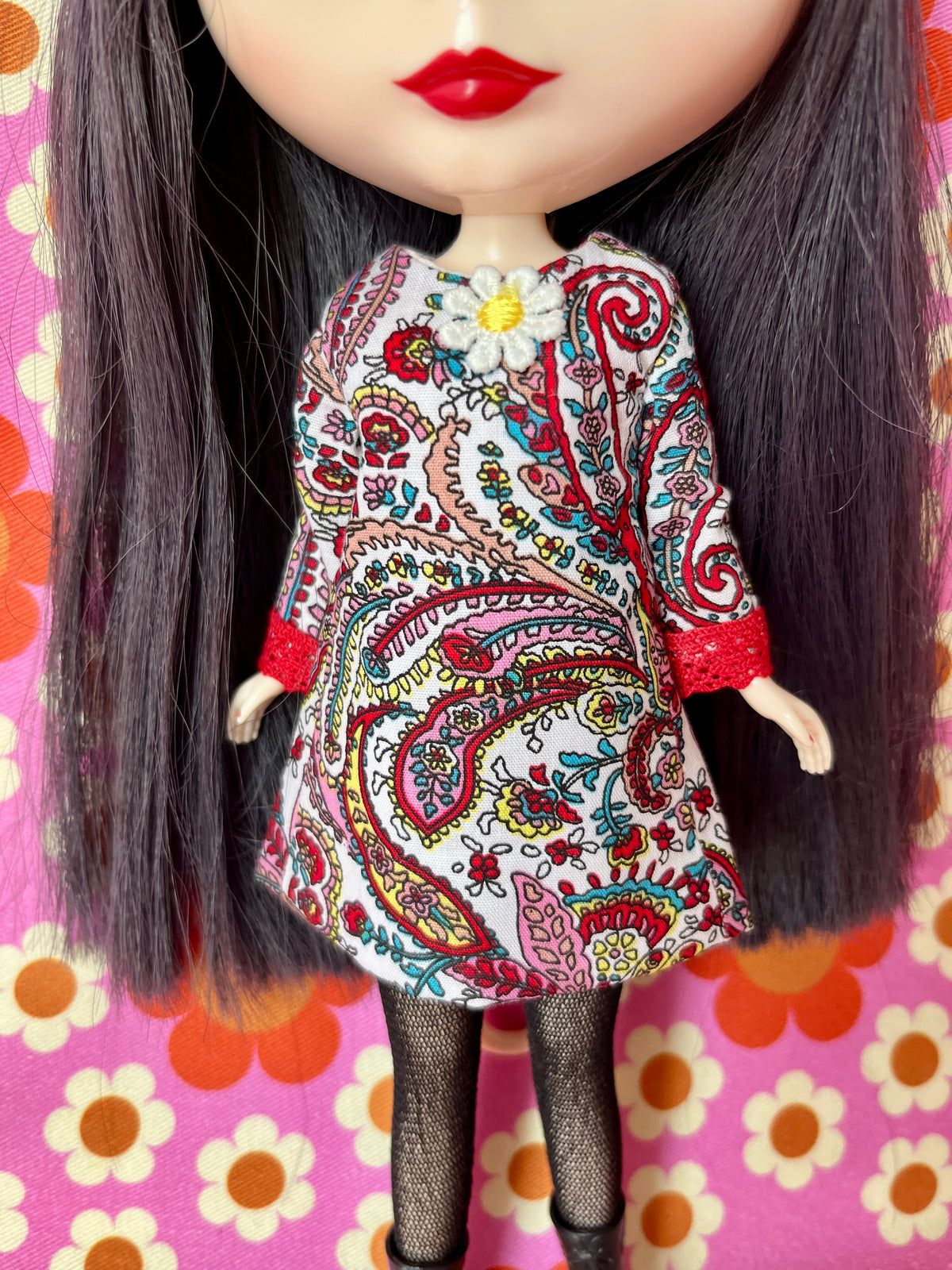 Cilla Mod Paisley Shift dress with sleeves