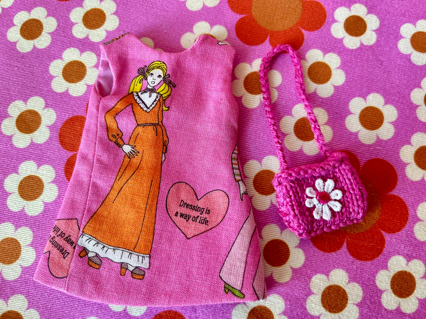 Cilla Mod Sleeveless Shift dress & Bag