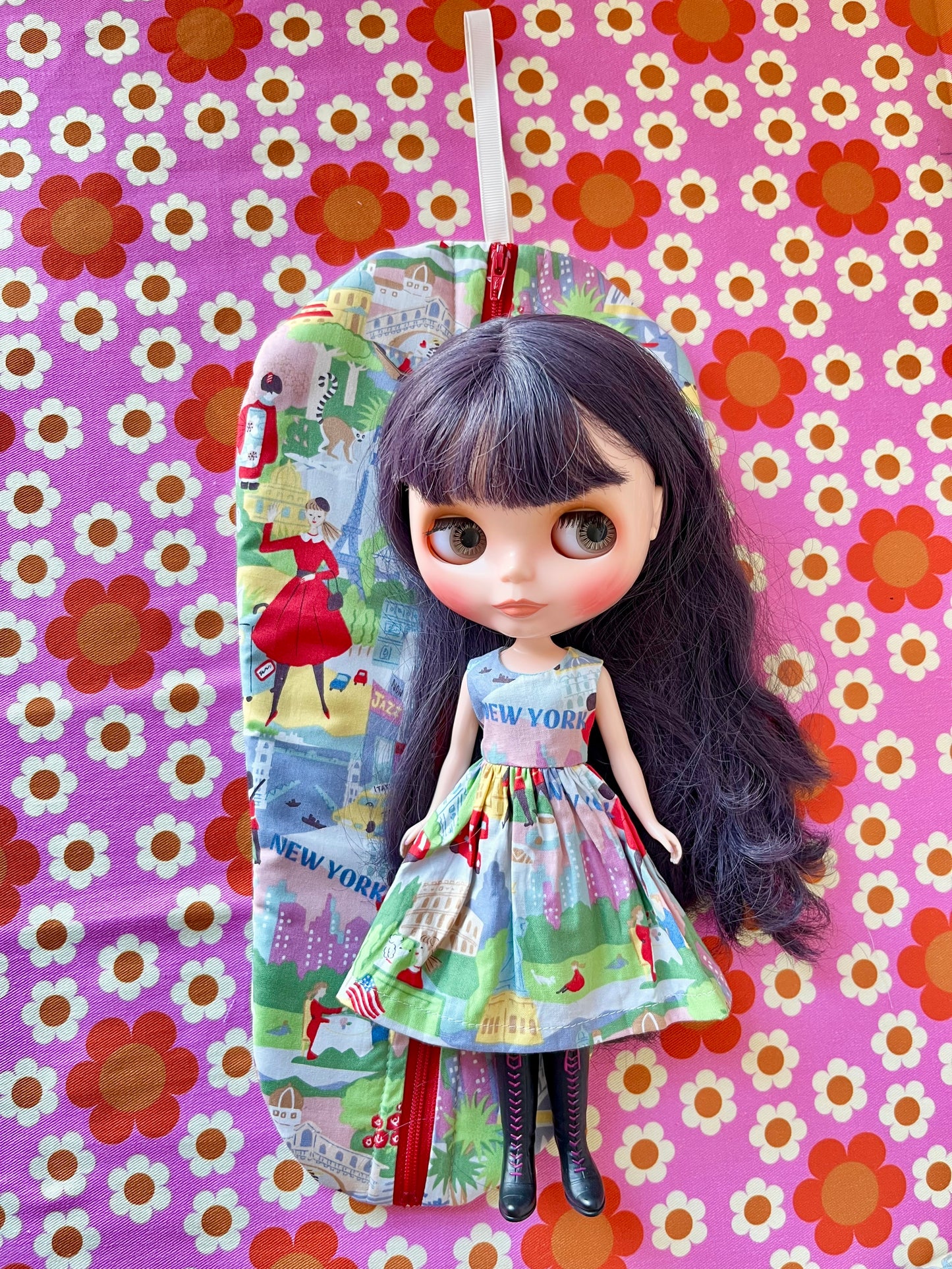 Travel Dress & Matching Carry Case for Neo-Blythe size Doll New York