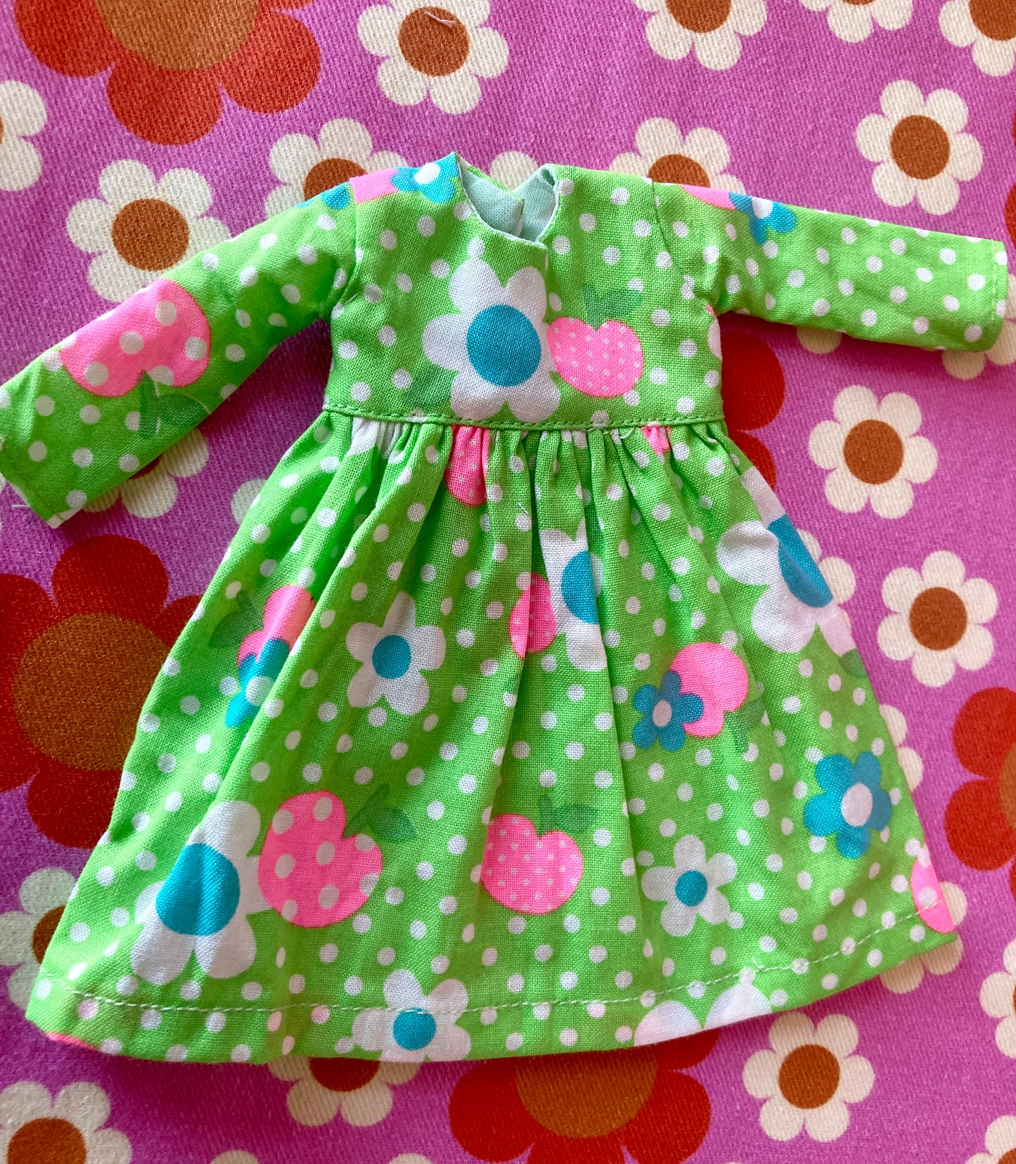 Green Daisy Long Sleeve Dress for Blythe Dollar
