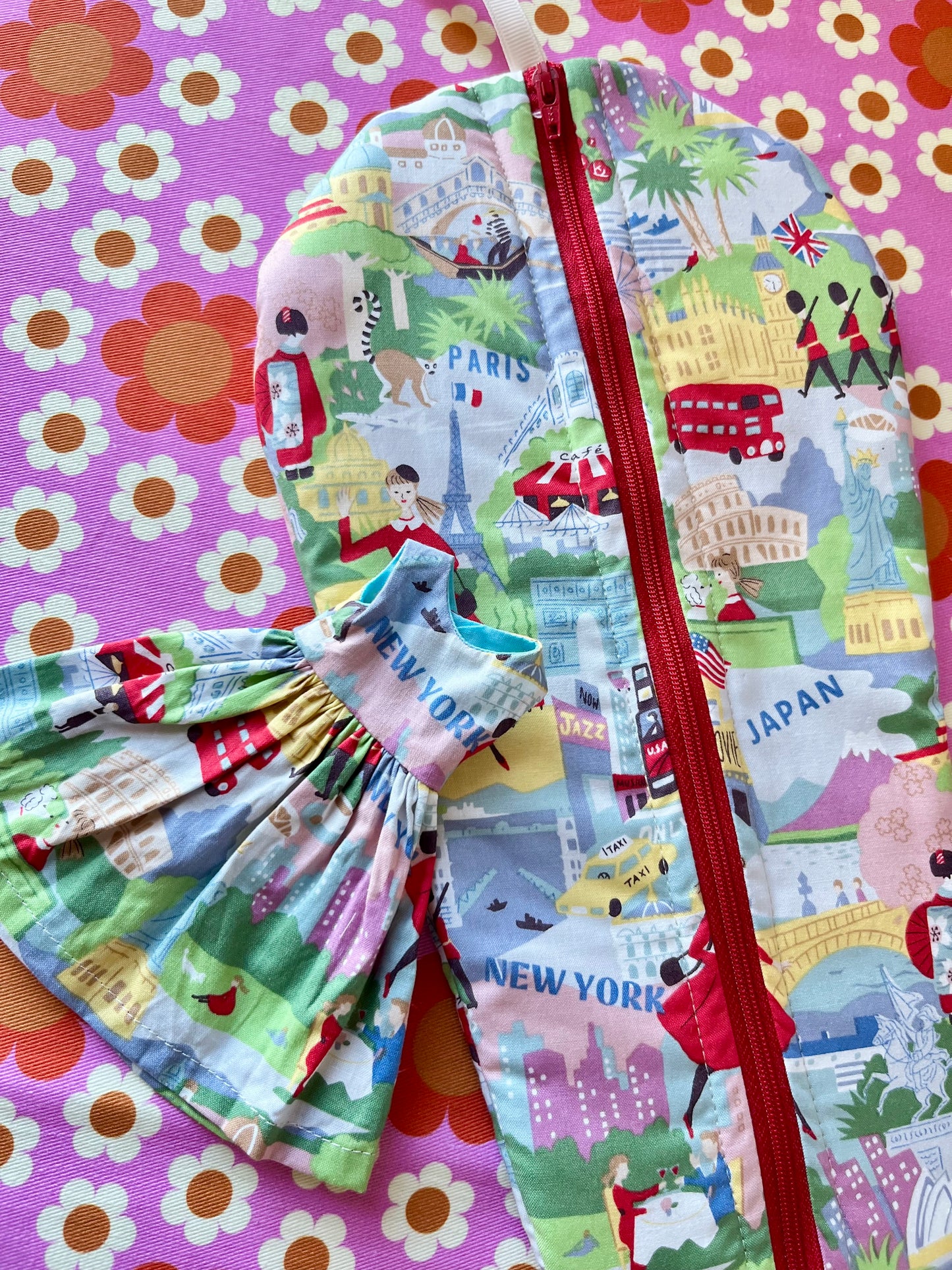 Travel Dress & Matching Carry Case for Neo-Blythe size Doll New York