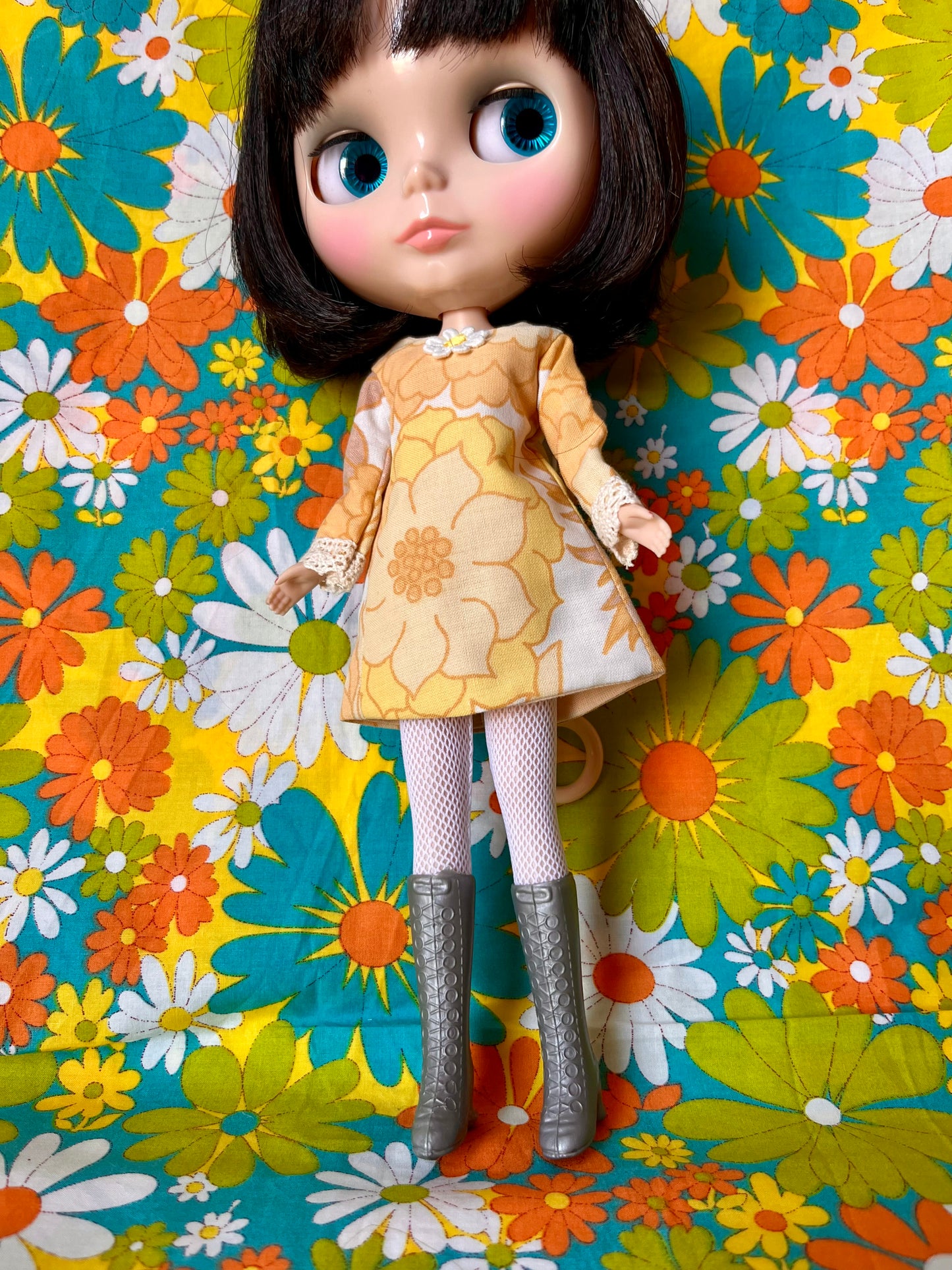 Cilla Mod Vintage Fabric Shift dress with sleeves