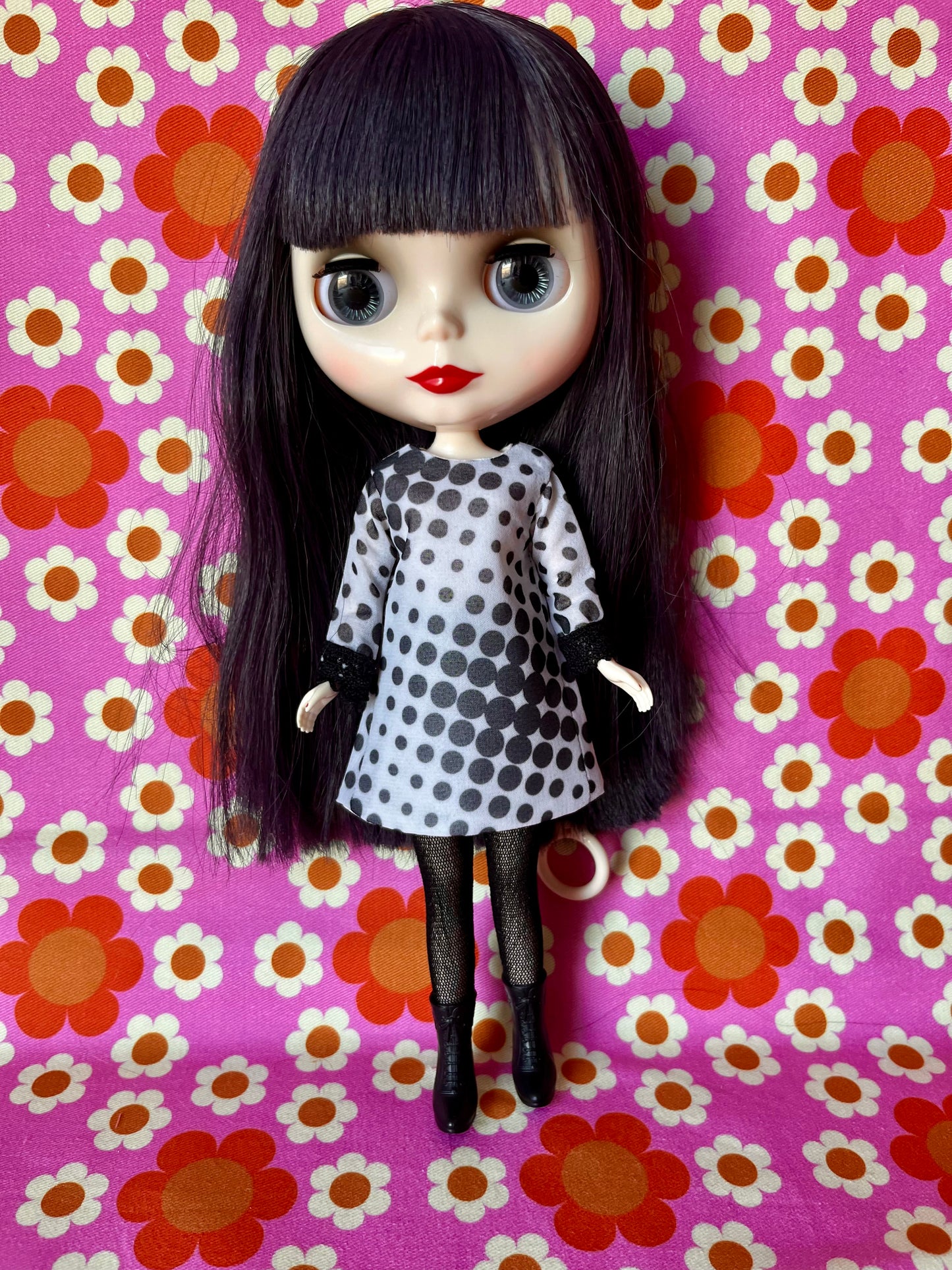 Cilla Mod Op Art Shift dress with sleeves