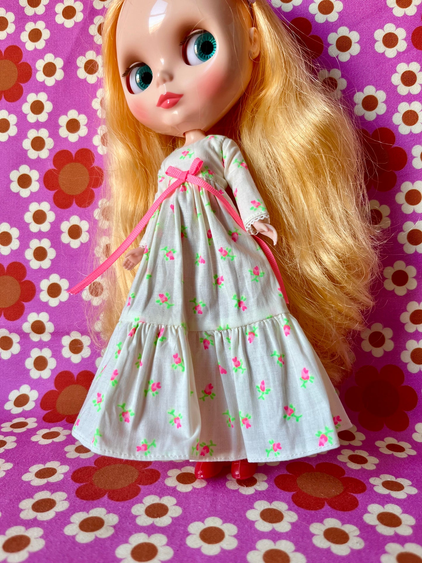 White Long Neon Rosebud Print Dress for Blythe Doll