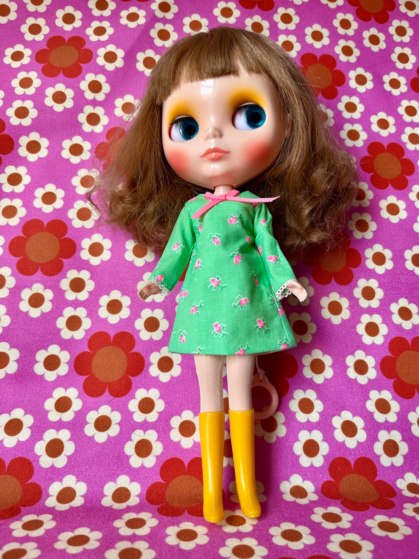 Green Neon Rosebud Mod Shift dress with sleeves
